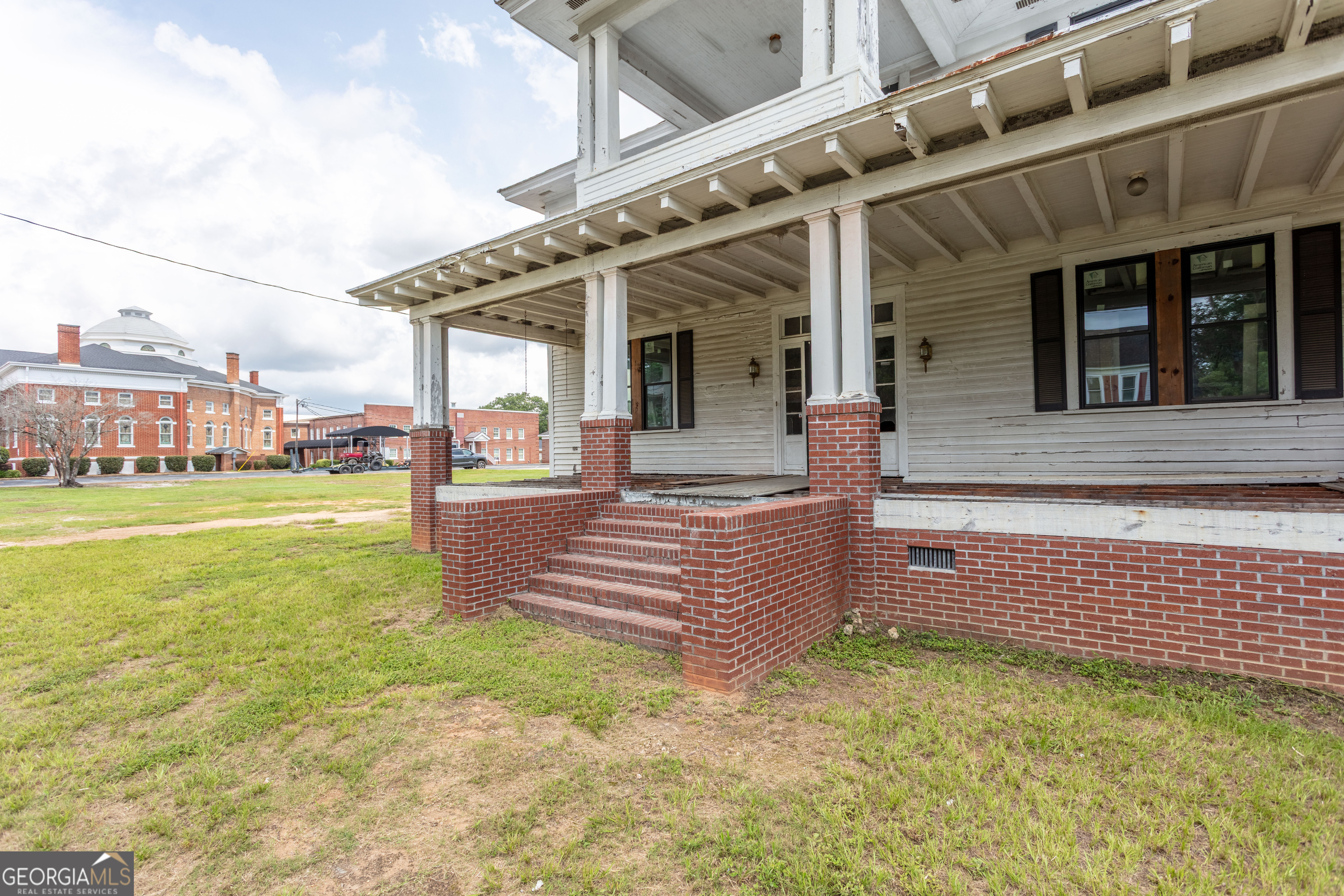 423 Shotwell Street Property Photo 5