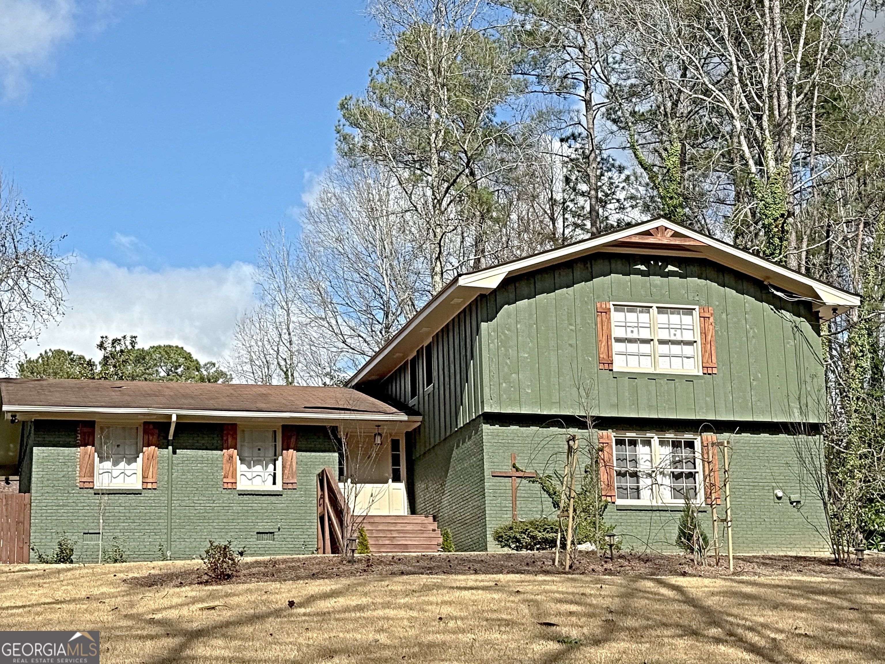 1210 Brookside Drive NE Property Photo 1