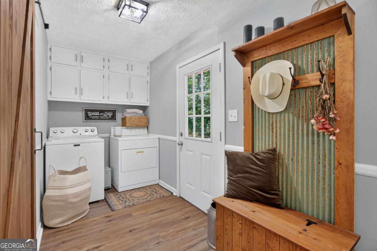 2888 Whitney Road Property Photo 14