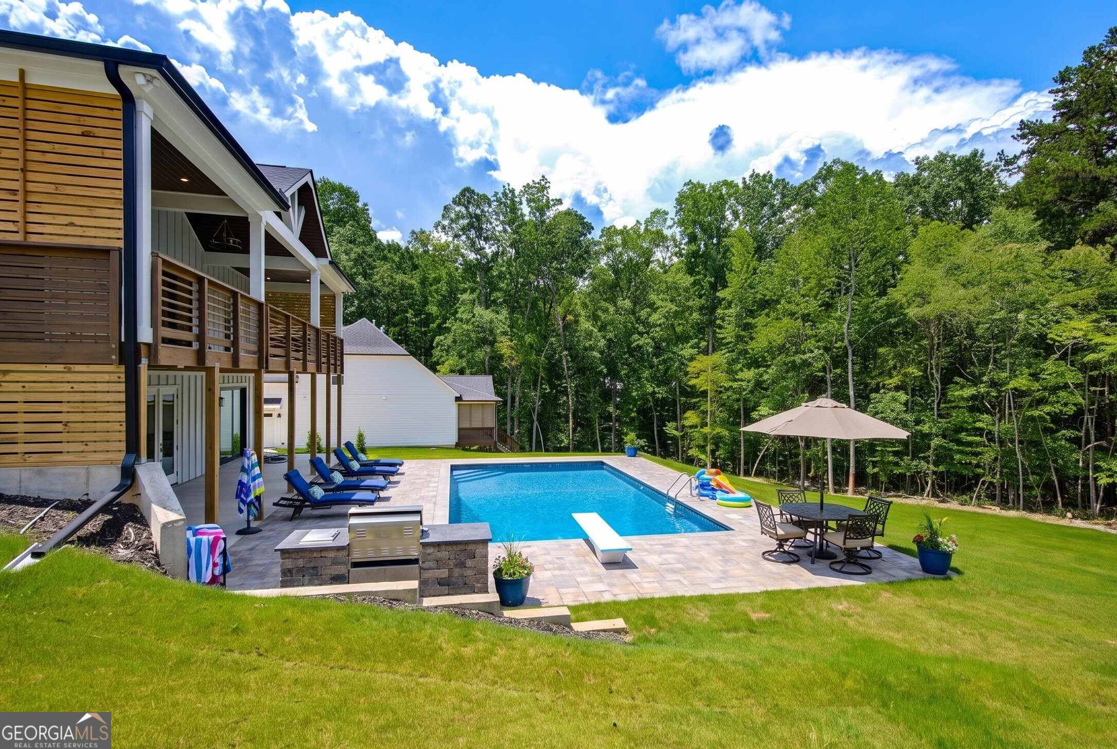 3610 Fleming Drive Property Photo 3