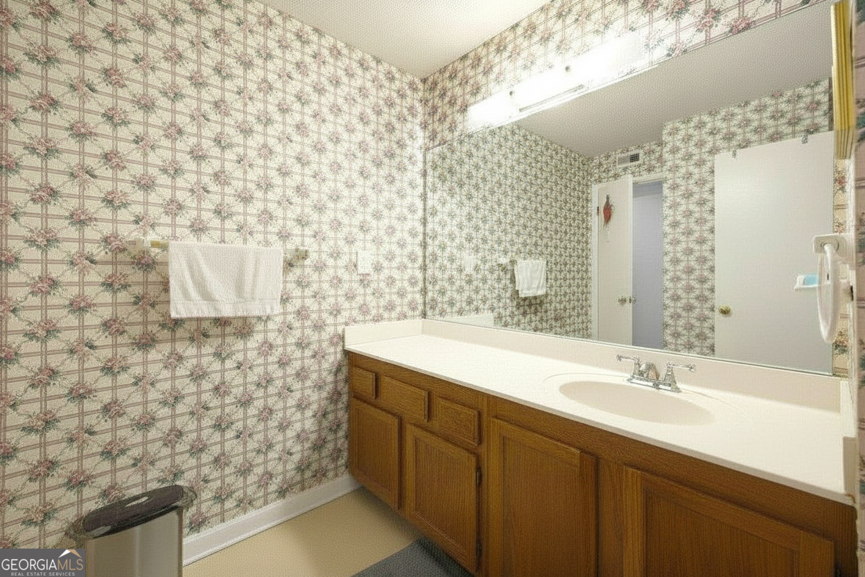 6483 Northridge Way Property Photo 13