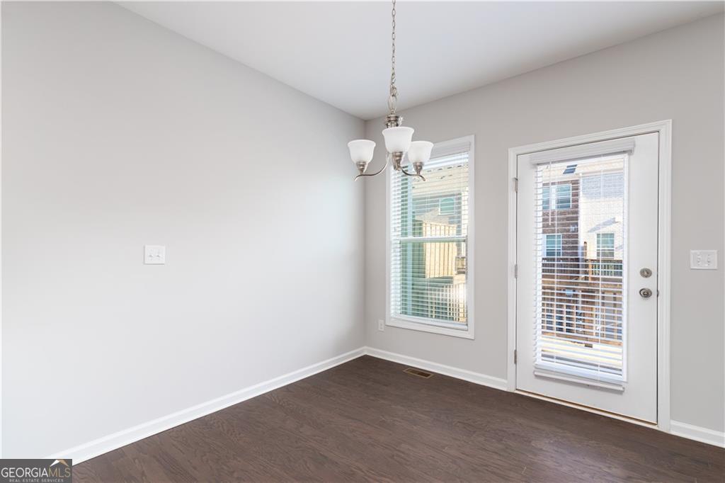 770 Sunset Park Drive Property Photo 10