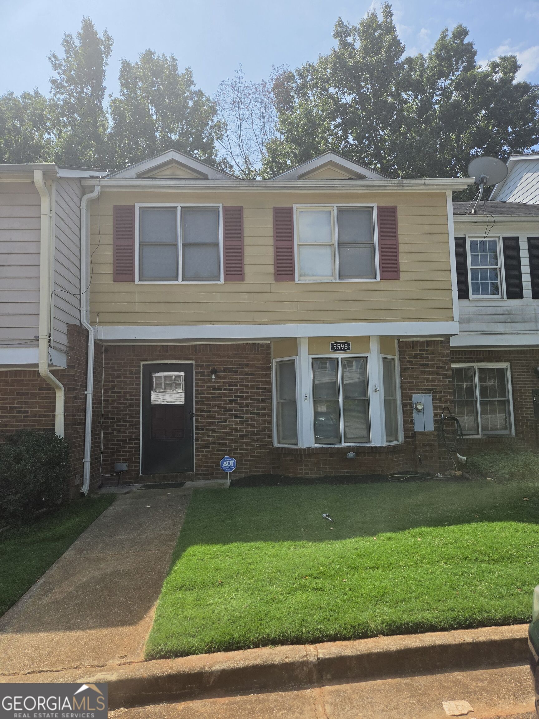 5595 Wells Circle Property Photo 1