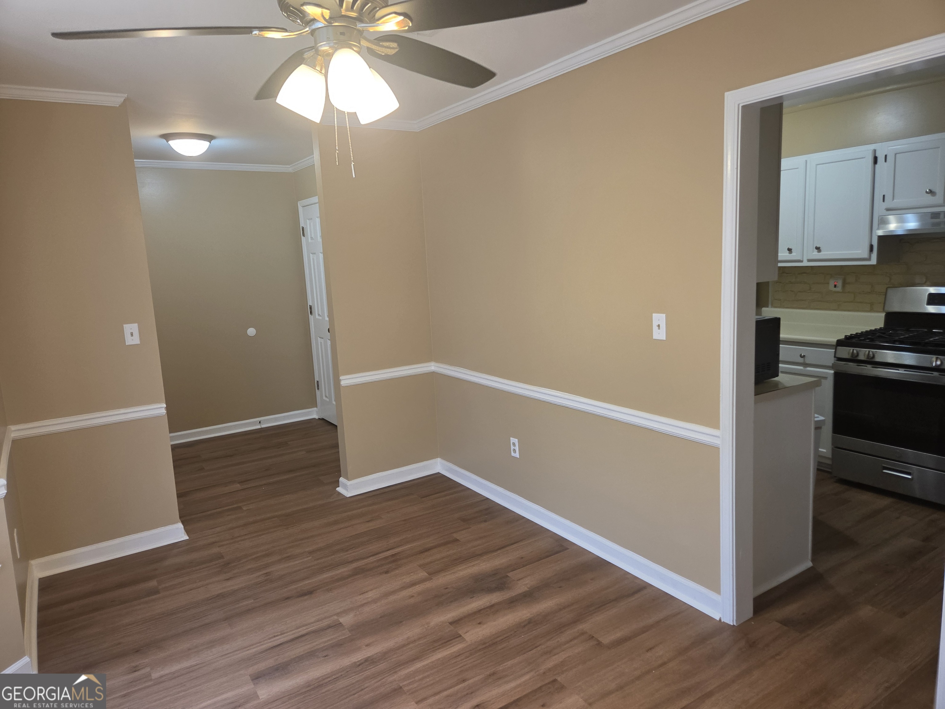 5595 Wells Circle Property Photo 3