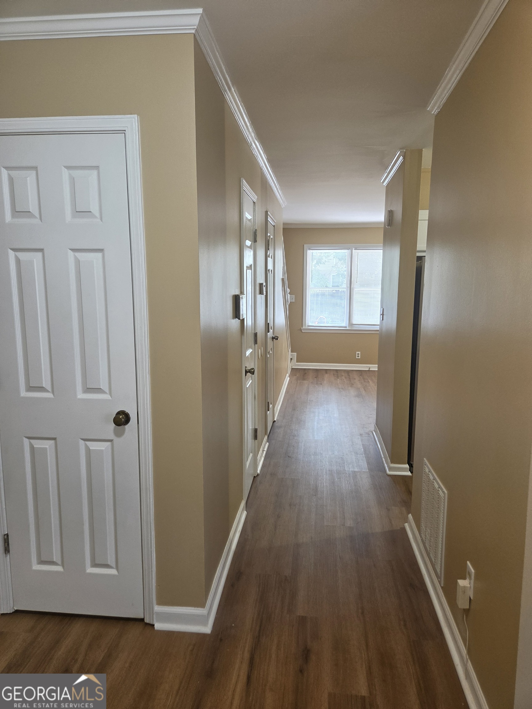 5595 Wells Circle Property Photo 5