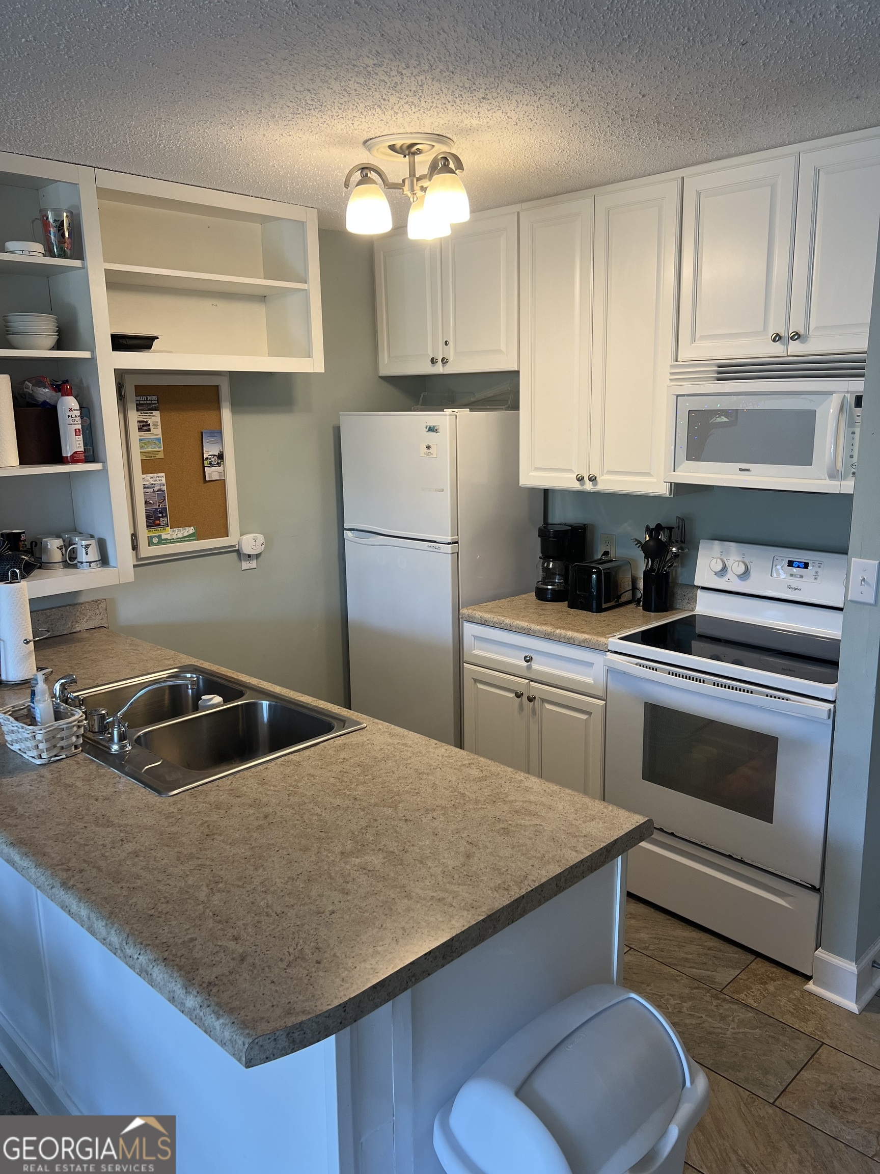 1175 N Beachview Drive Property Photo 6