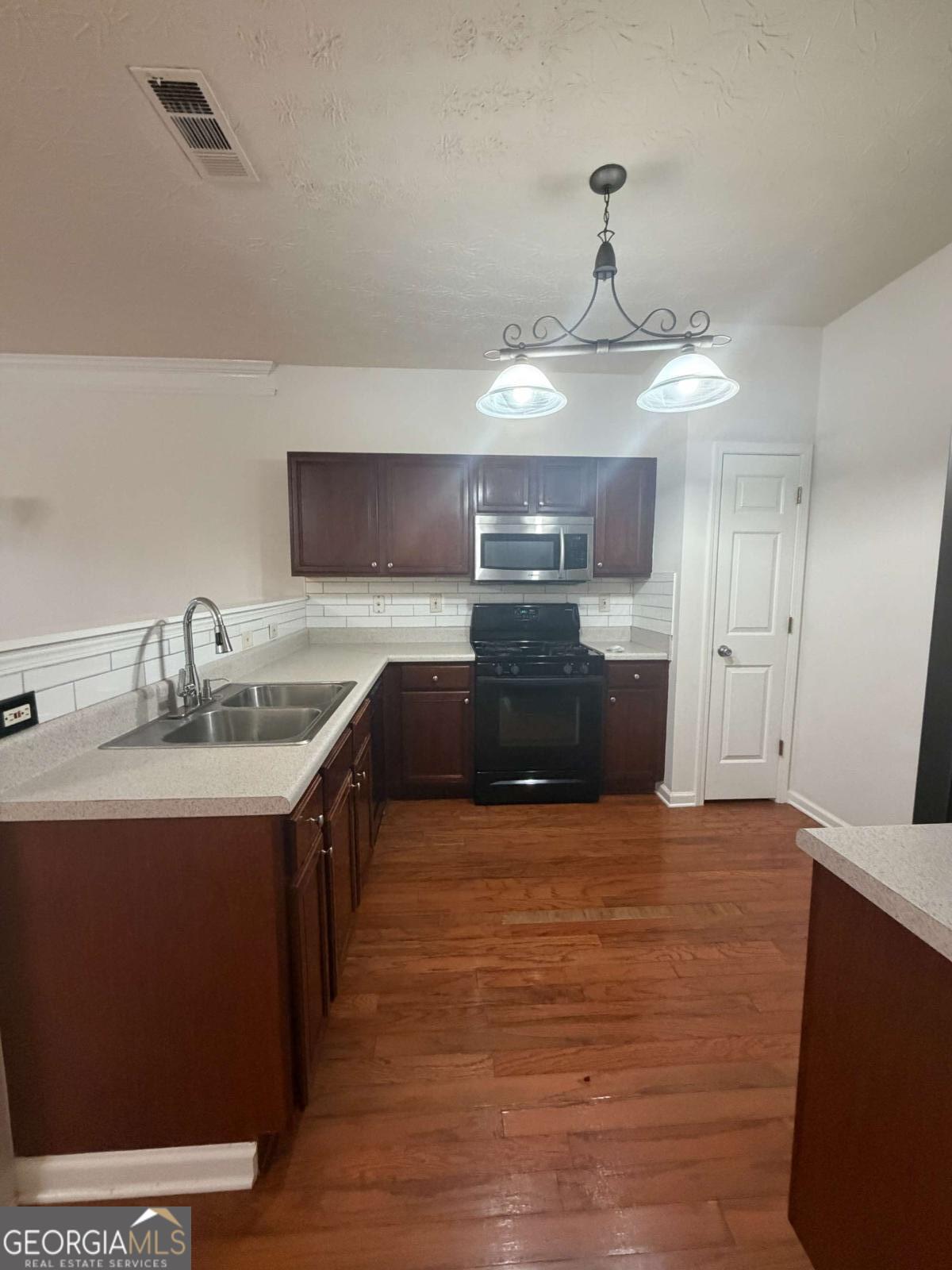 325 Parc River Boulevard Property Photo 5