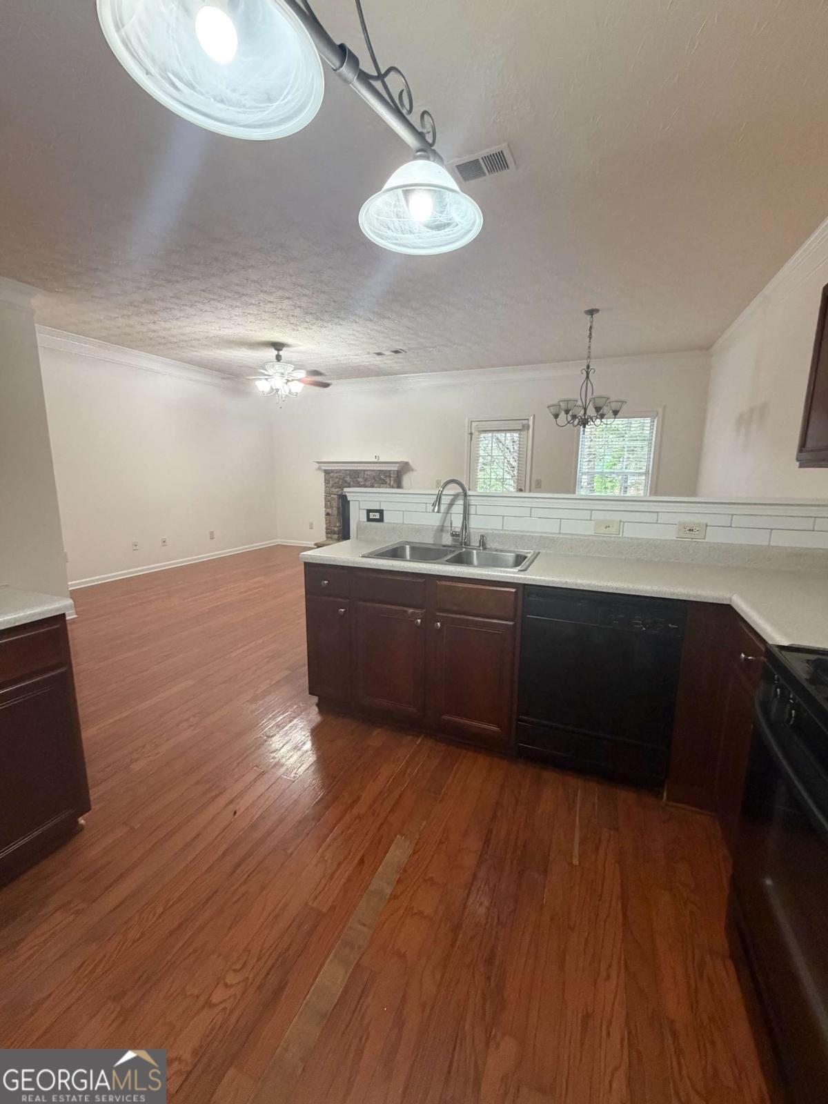 325 Parc River Boulevard Property Photo 7