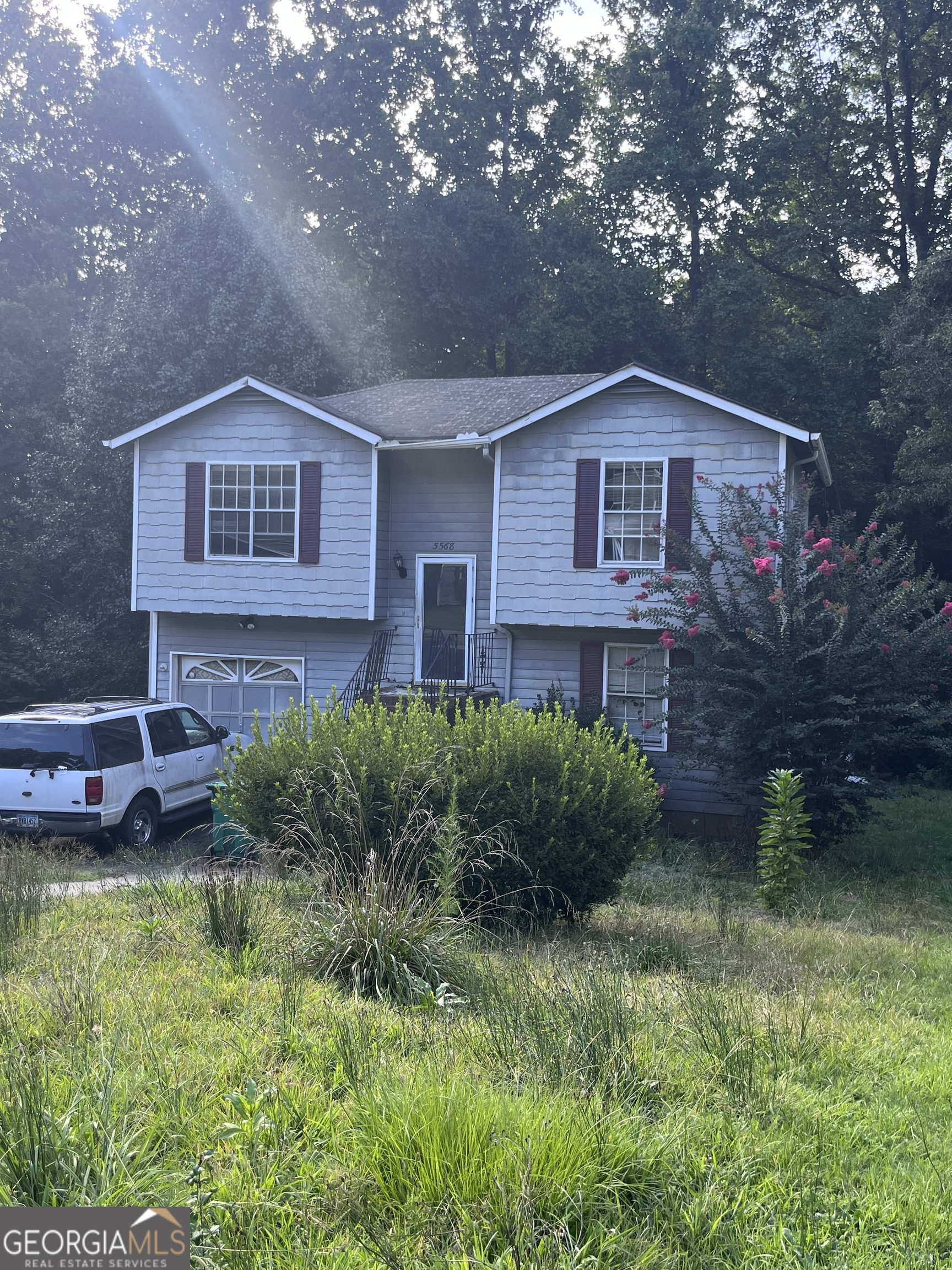 5568 Bradley Circle