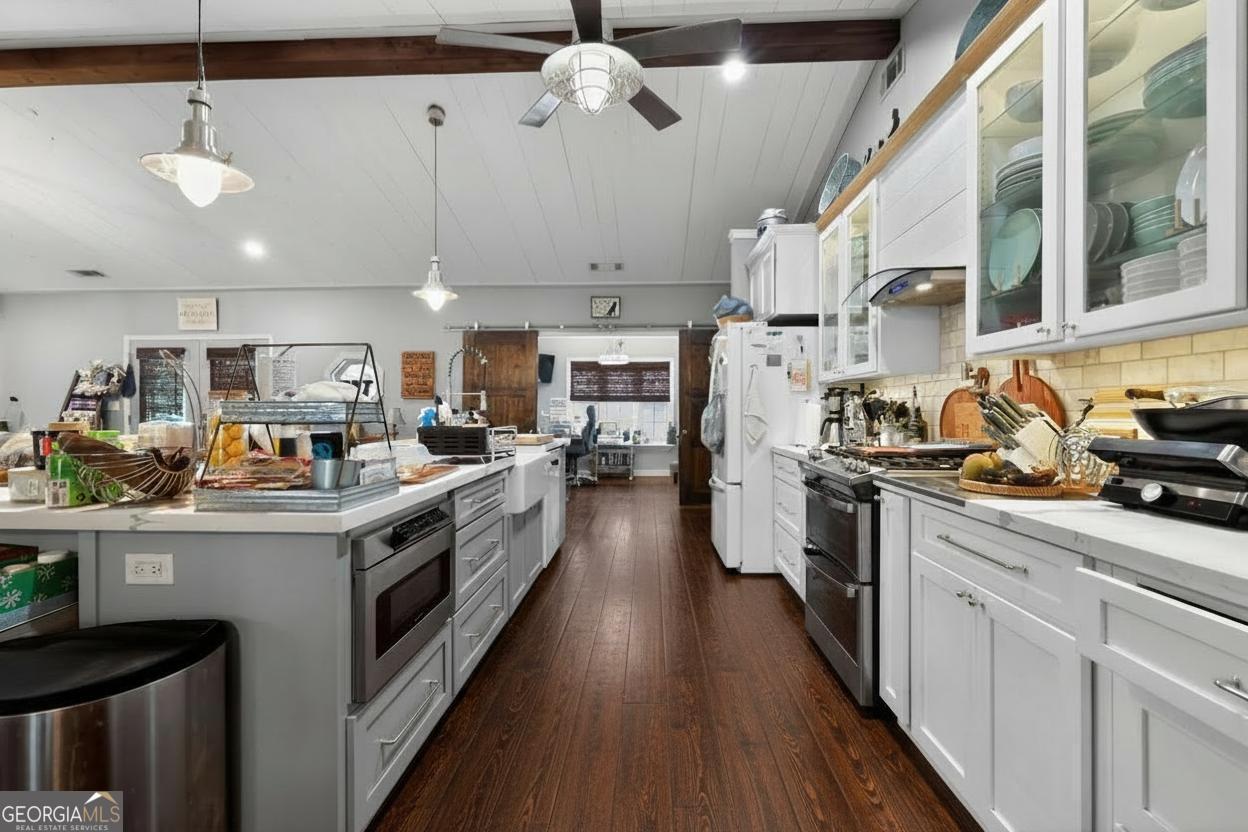 645 King Road Property Photo 11