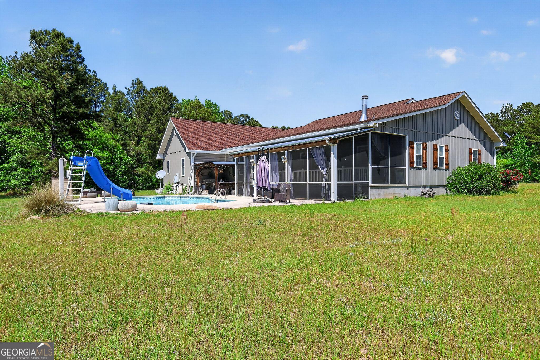 645 King Road Property Photo 42