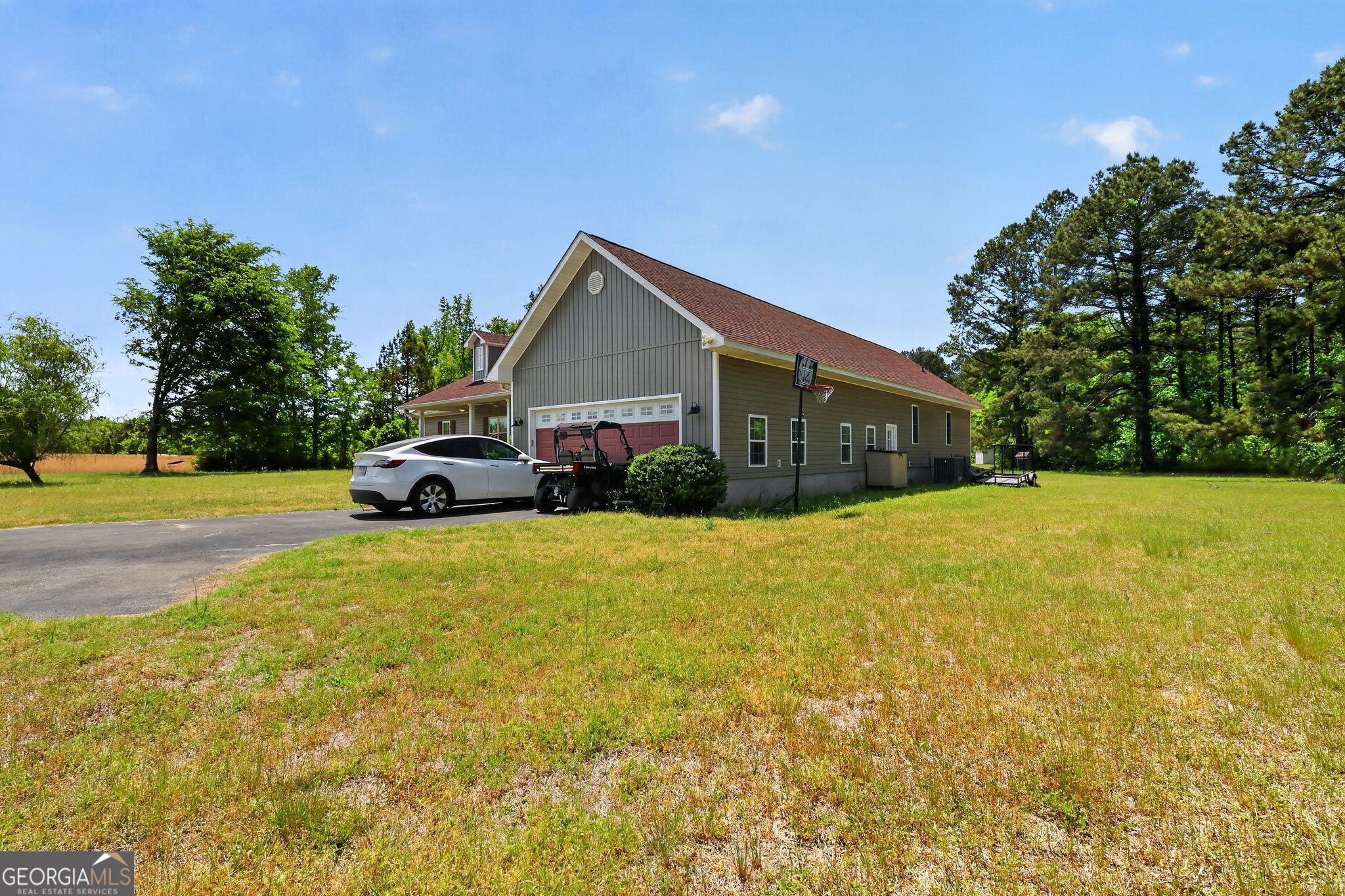 645 King Road Property Photo 43