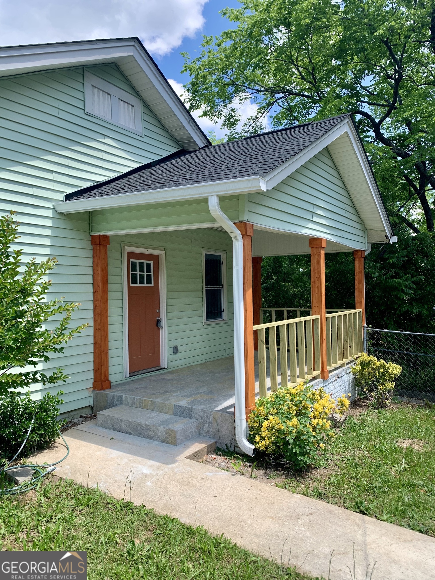 747 Harrold Street Property Photo 2