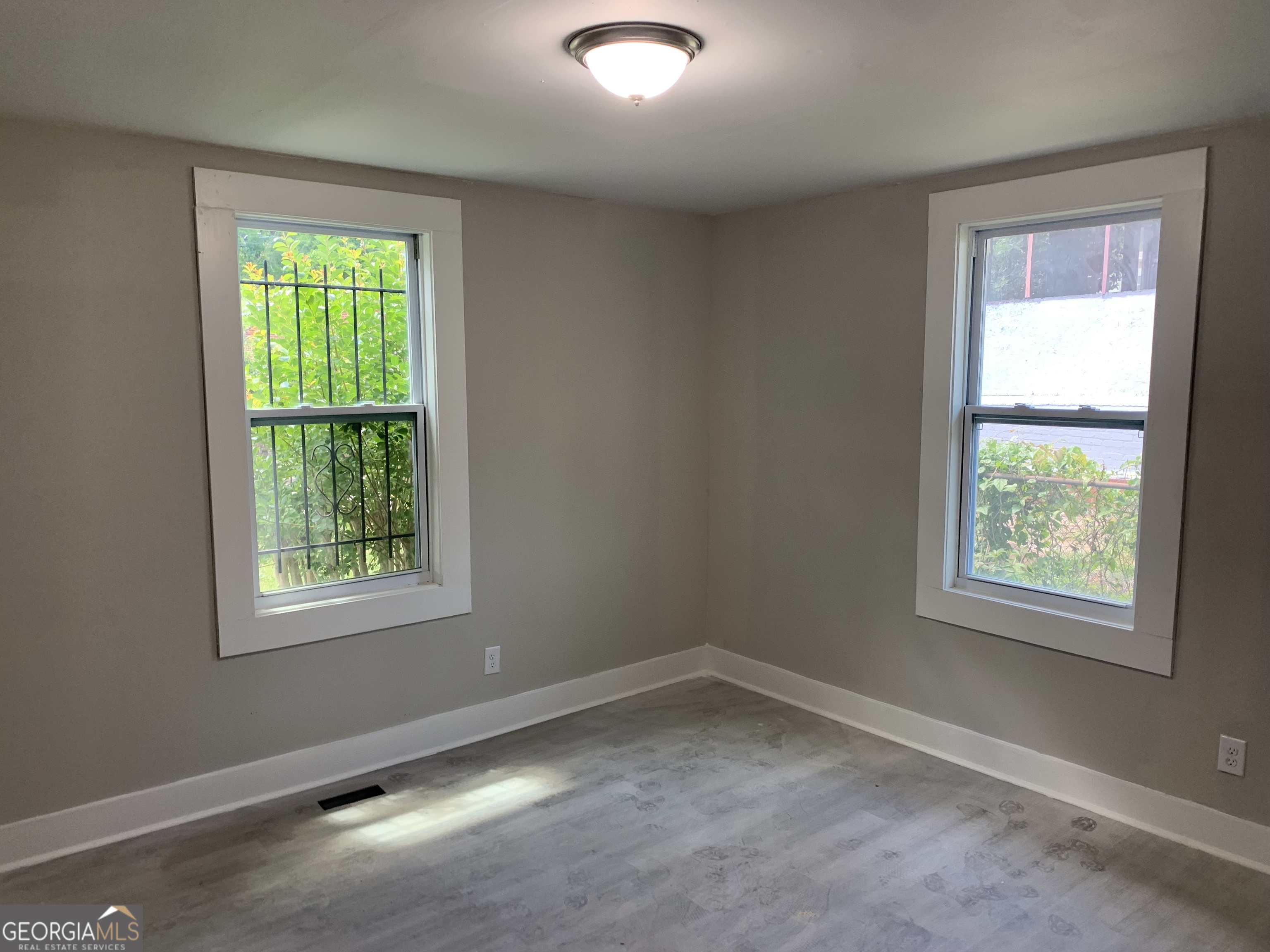 747 Harrold Street Property Photo 8
