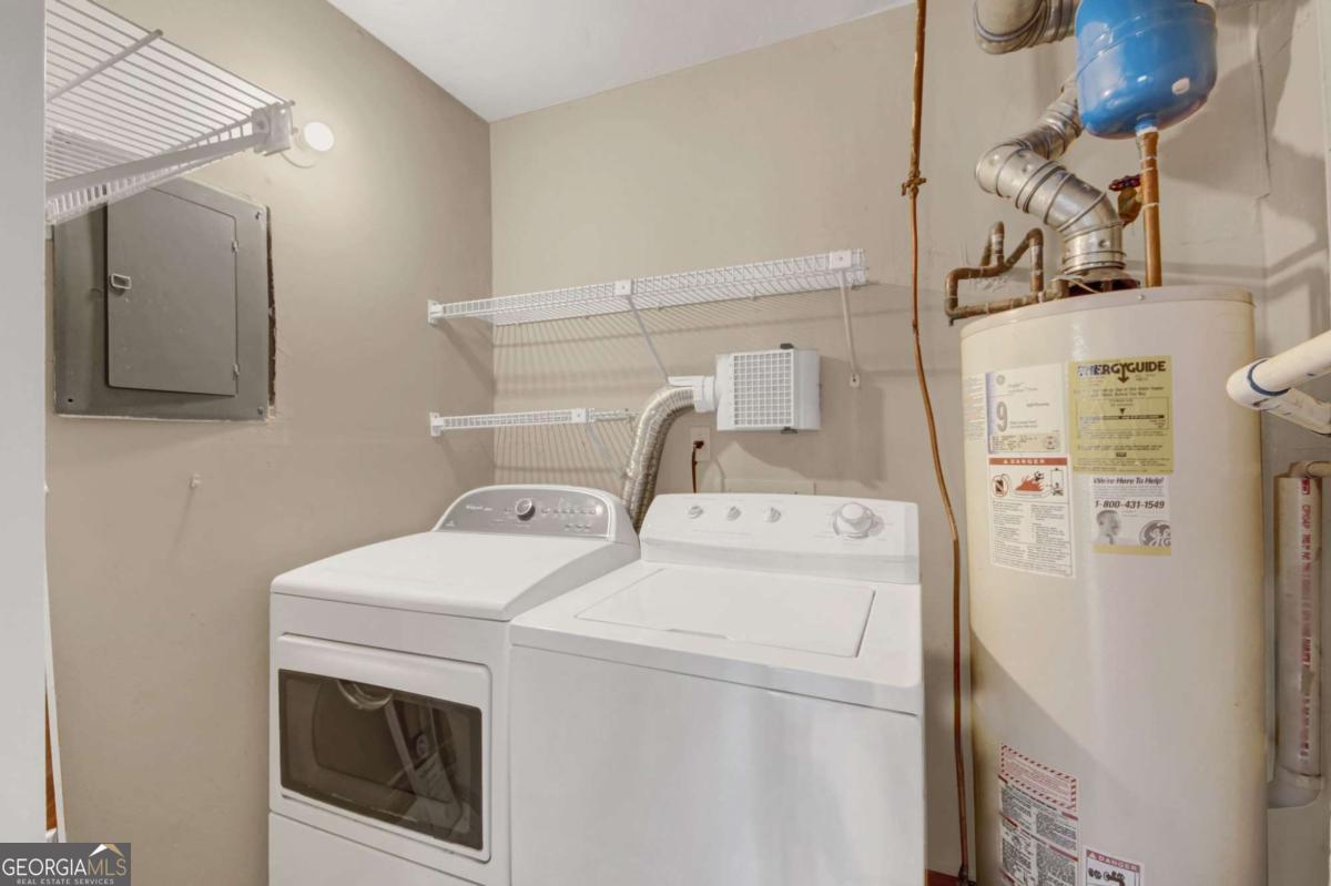 702 Glenleaf Drive Property Photo 10