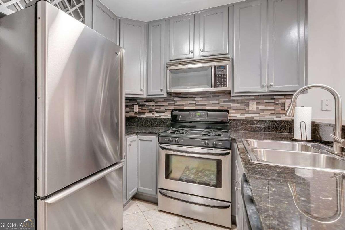1445 Monroe Drive # F15 Property Photo 16