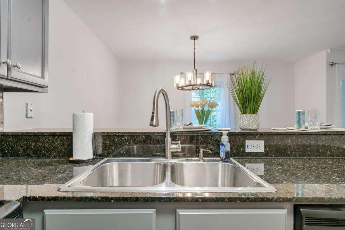 1445 Monroe Drive # F15 Property Photo 18