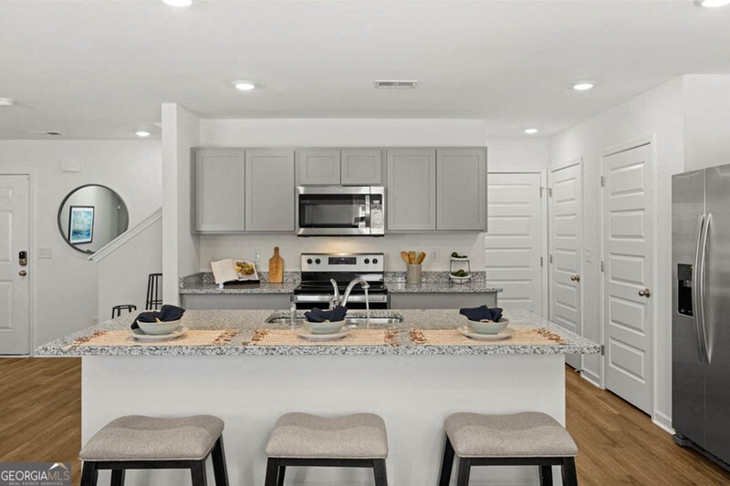 9 Charleston Court Property Photo 8
