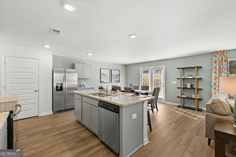 9 Charleston Court Property Photo 9