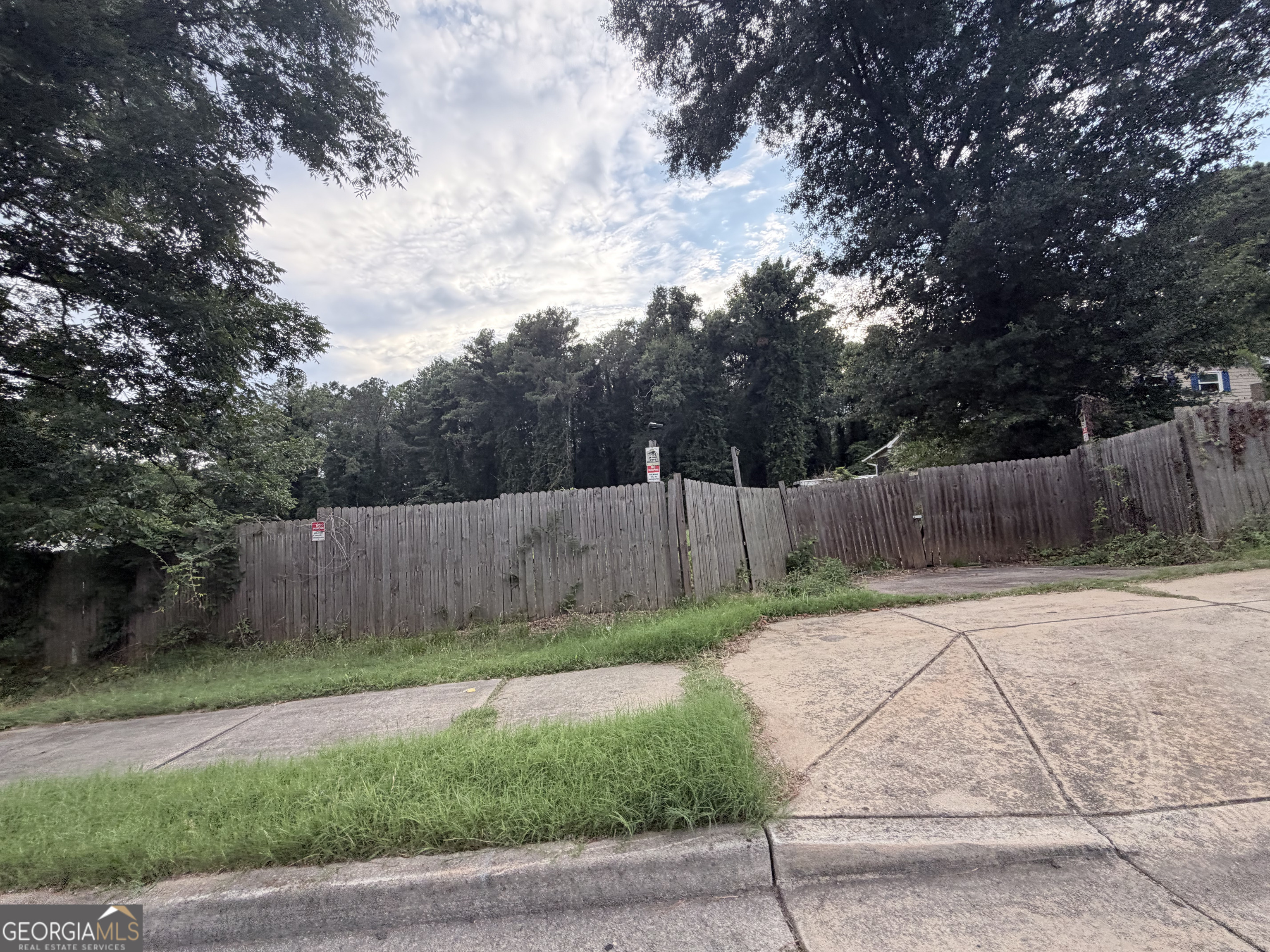 879 S Hairston Road Property Photo 1