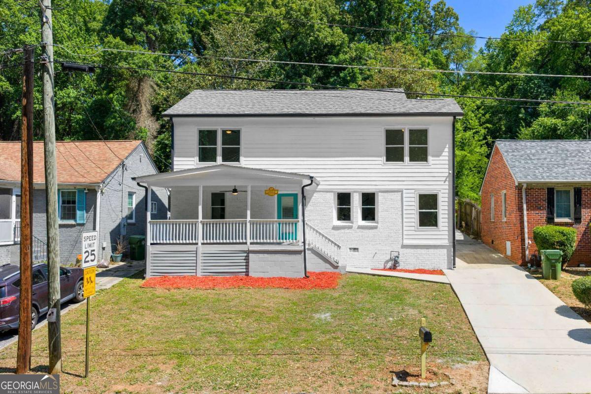 1689 Derry Avenue SW Property Photo 1