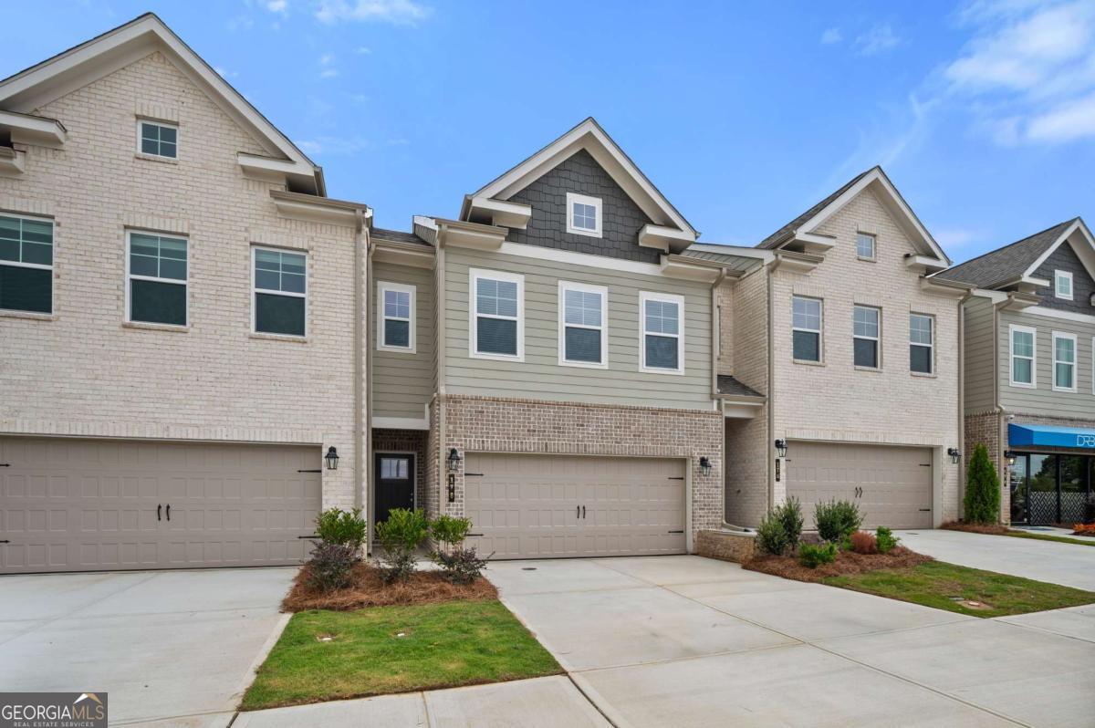 250 Abbotts Crossing Circle Property Photo 4