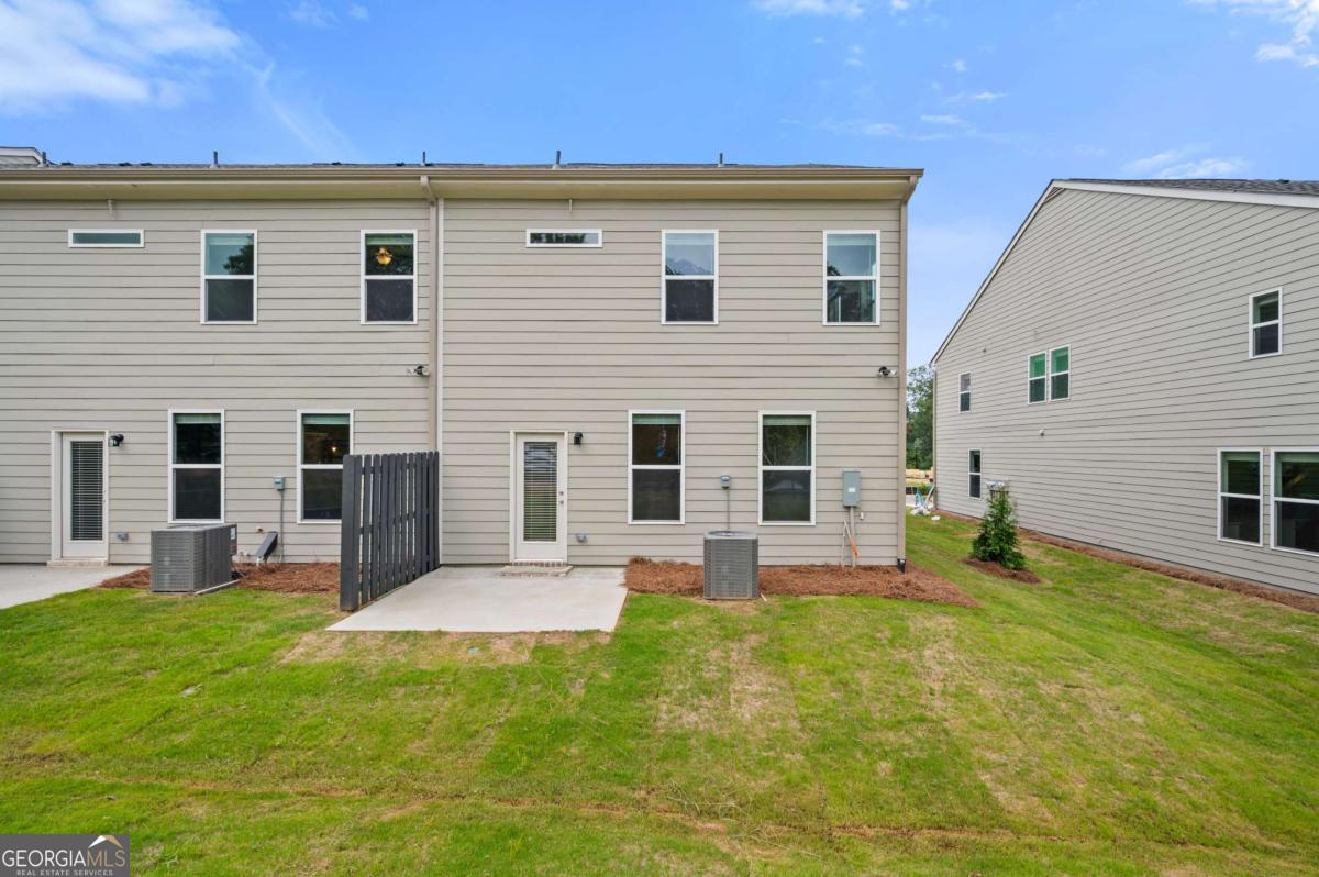 250 Abbotts Crossing Circle Property Photo 25