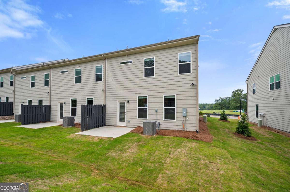 250 Abbotts Crossing Circle Property Photo 26