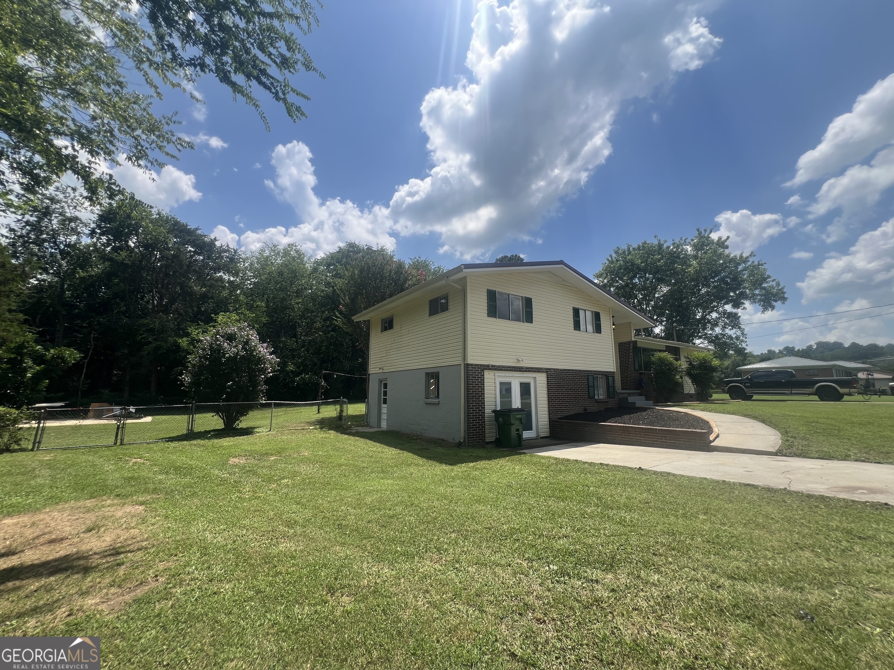 86 Rosewood Drive Property Photo 2