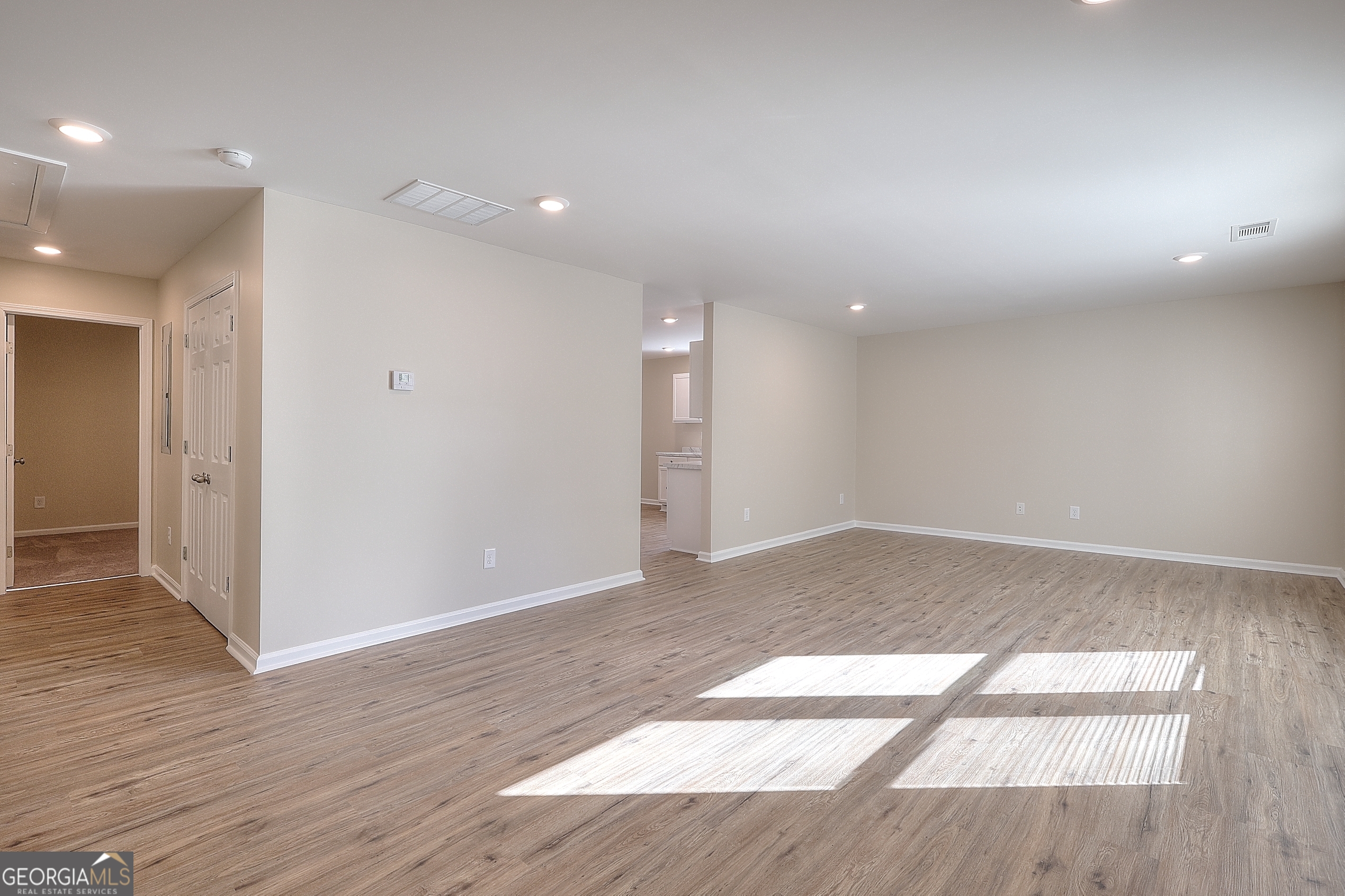 407 Wall Street Property Photo 8