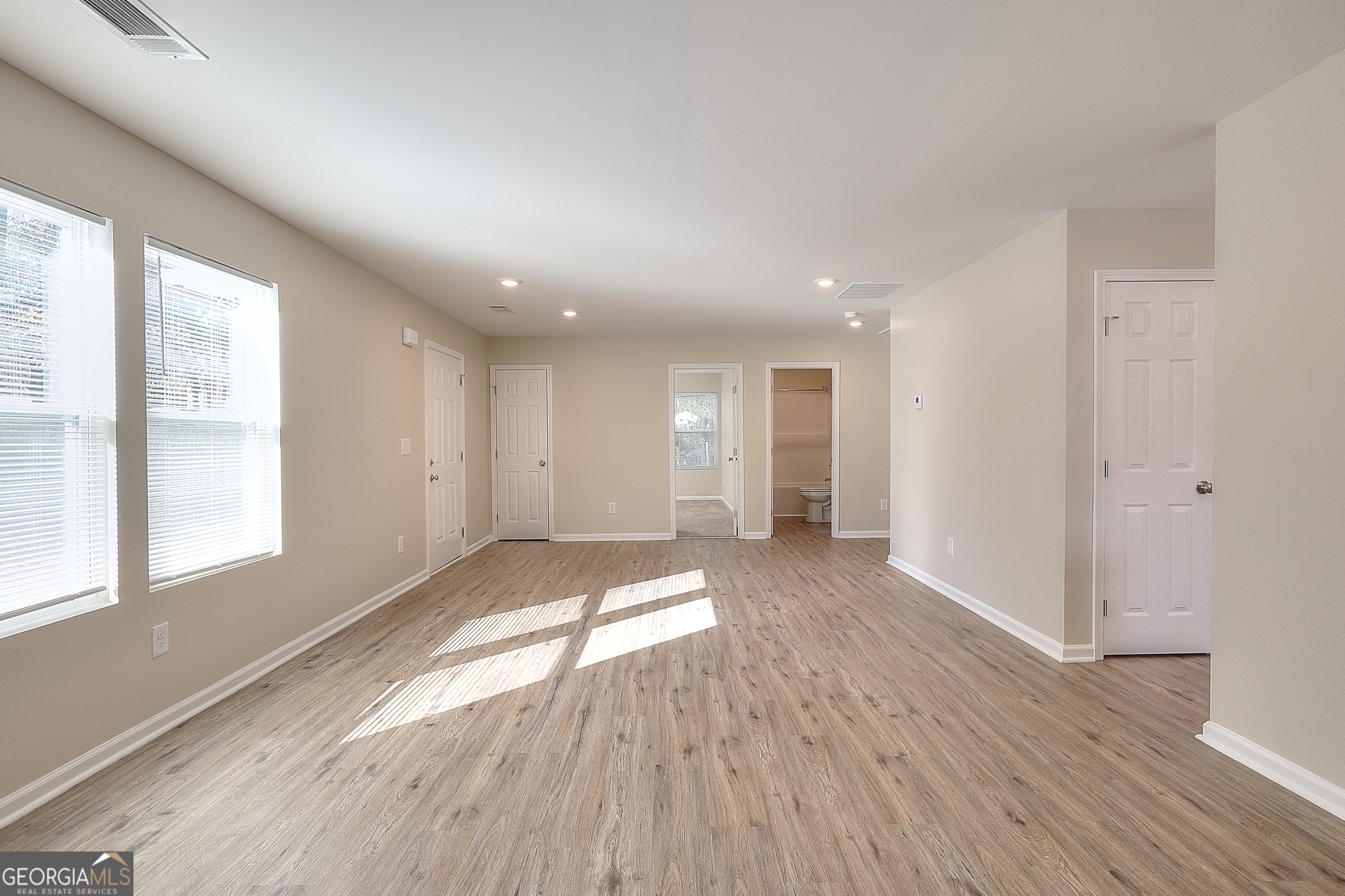 407 Wall Street Property Photo 10