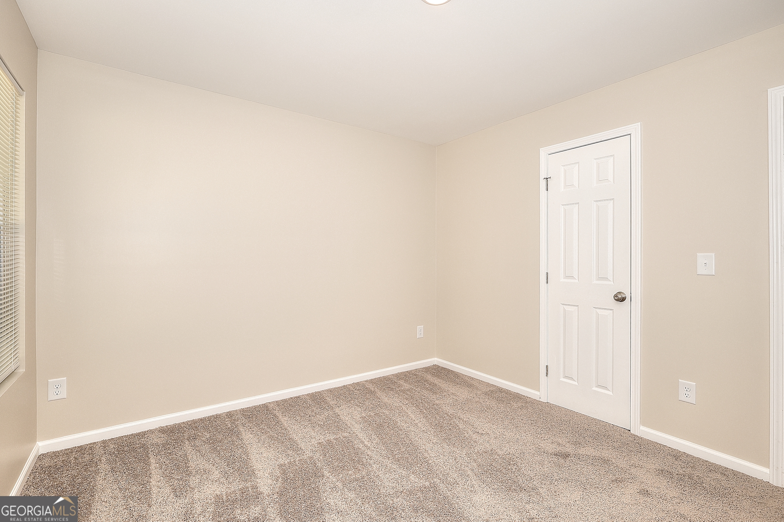 407 Wall Street Property Photo 15