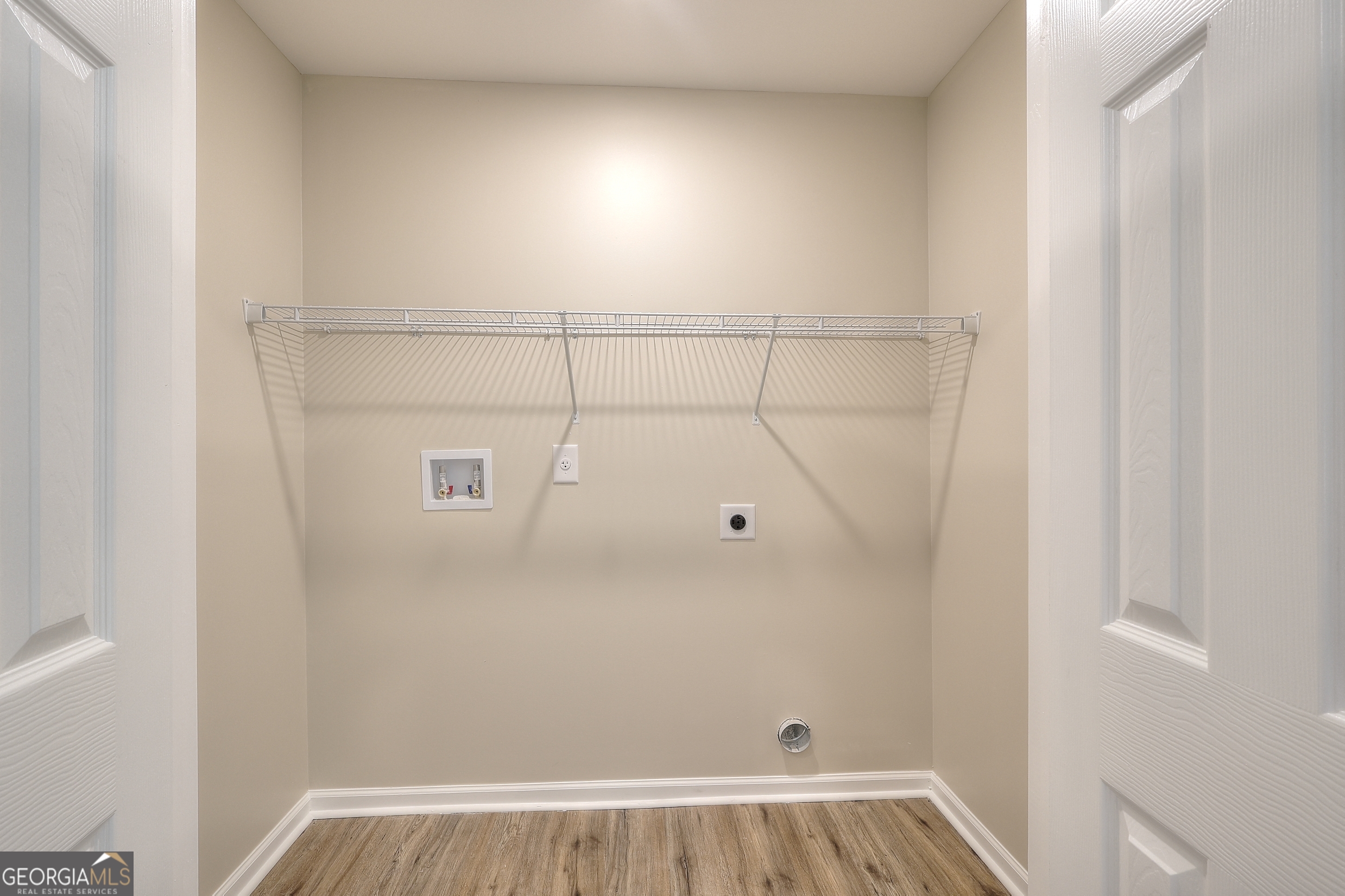 407 Wall Street Property Photo 17