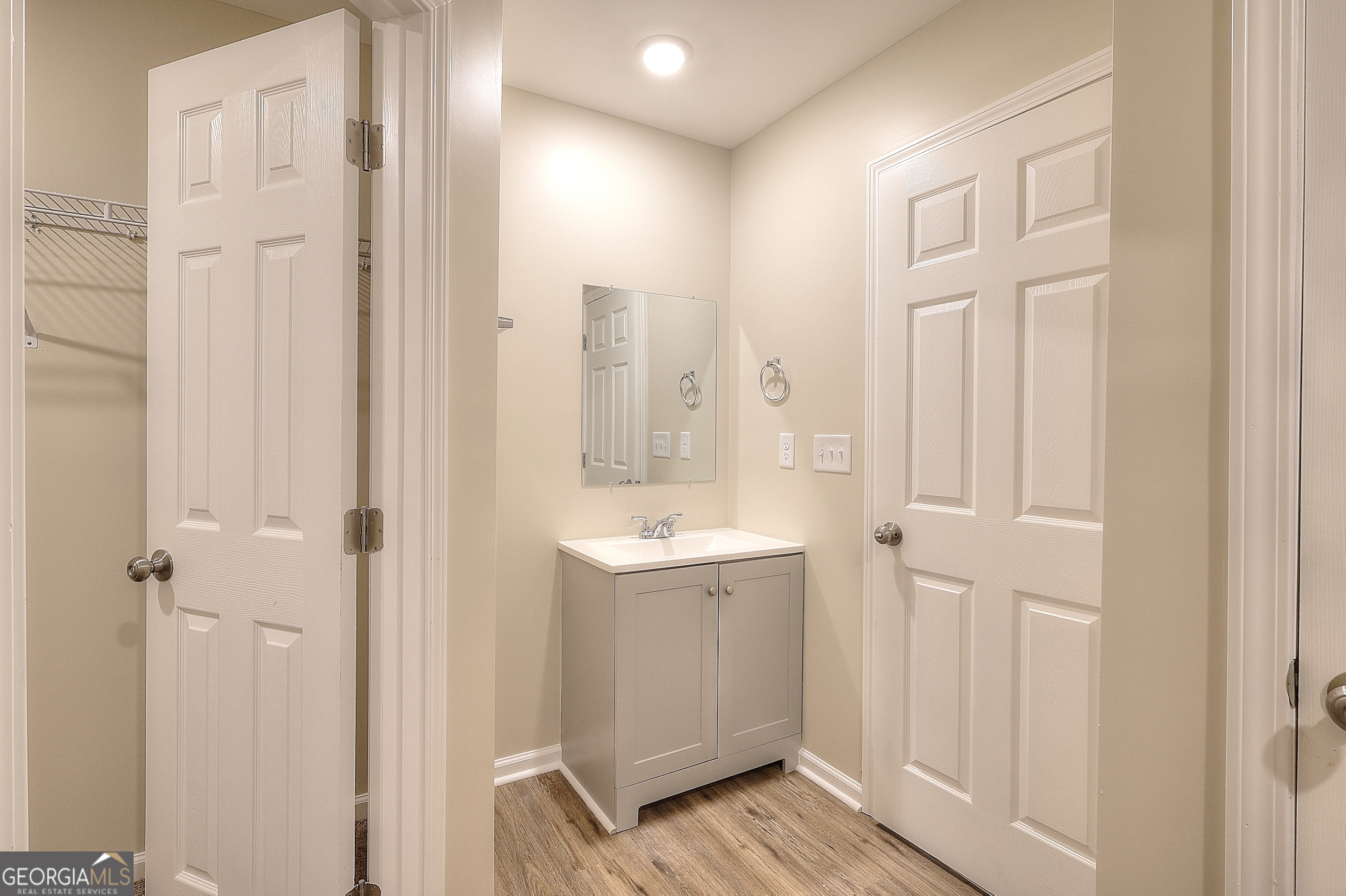 407 Wall Street Property Photo 18