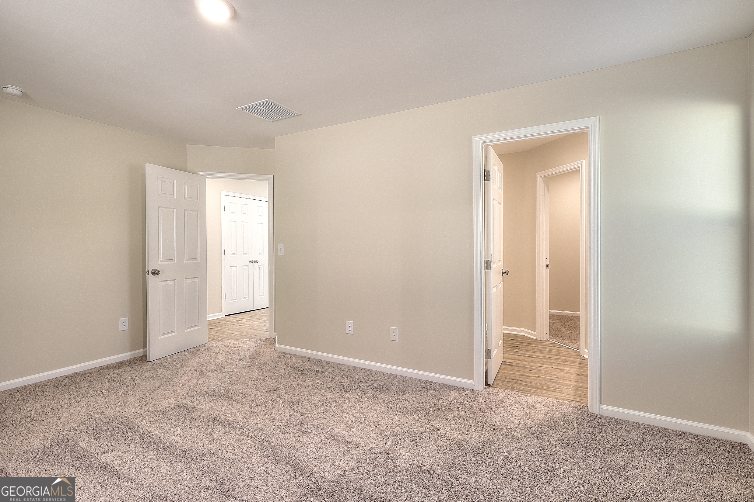 407 Wall Street Property Photo 22