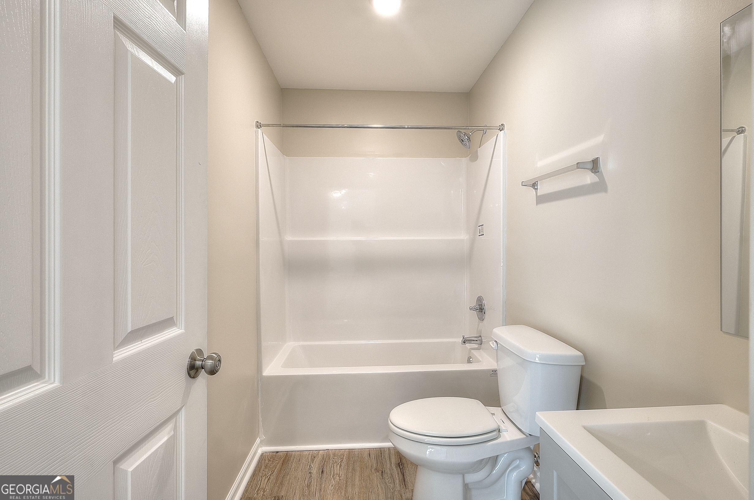 407 Wall Street Property Photo 25