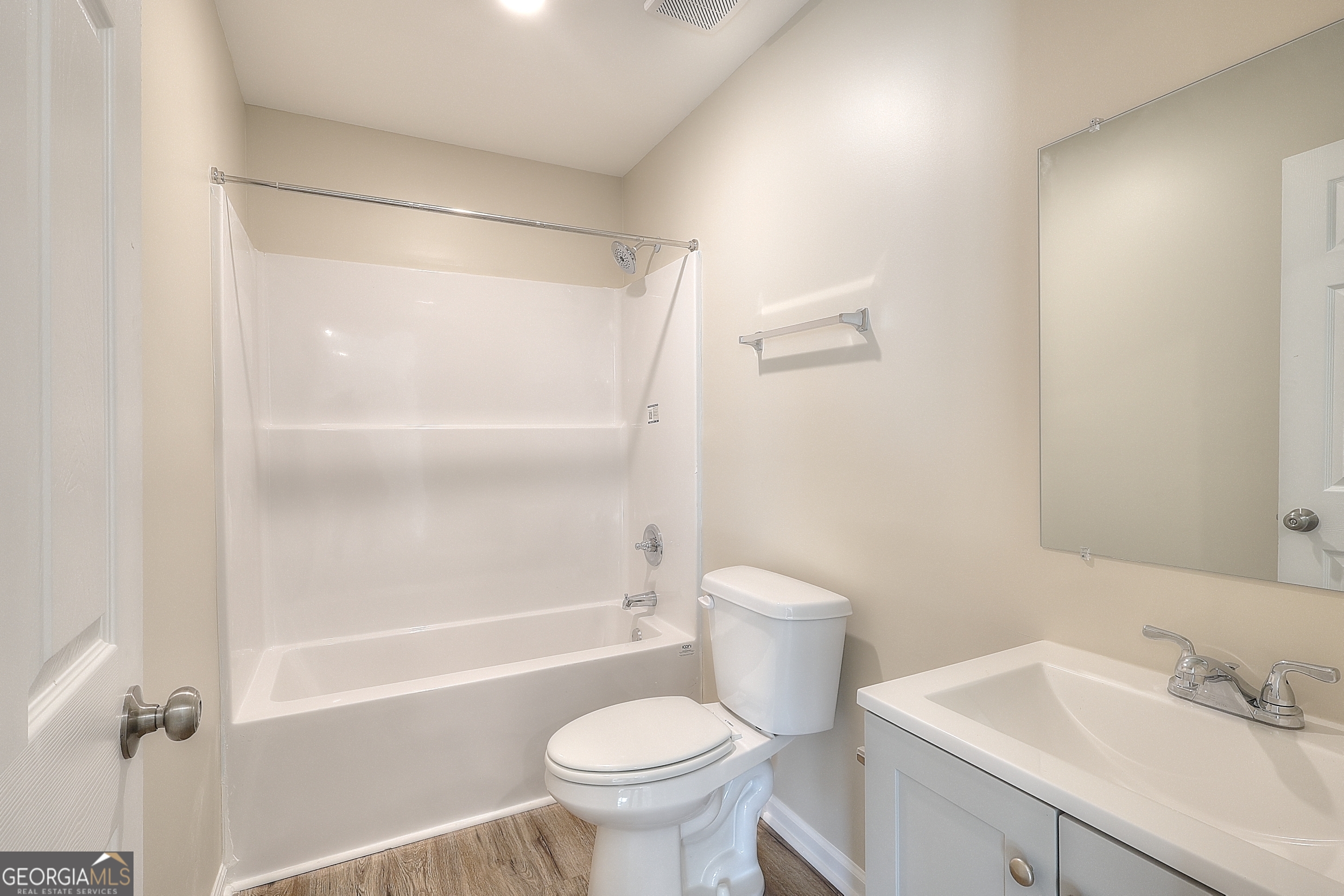 407 Wall Street Property Photo 26