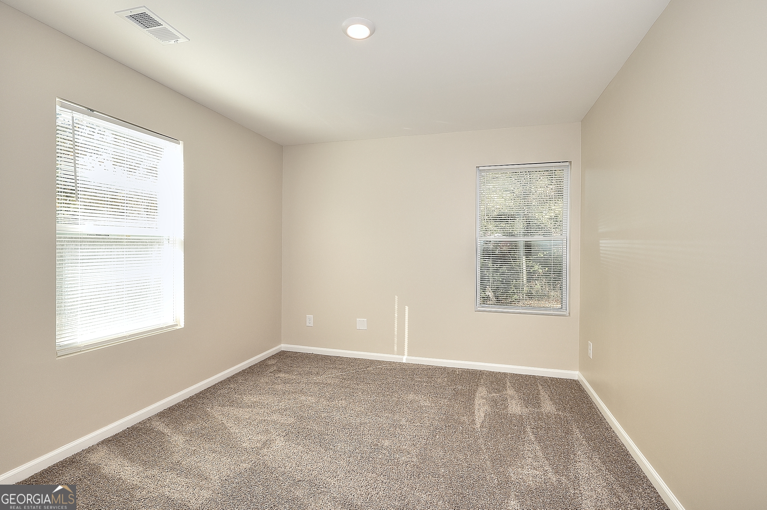 407 Wall Street Property Photo 28