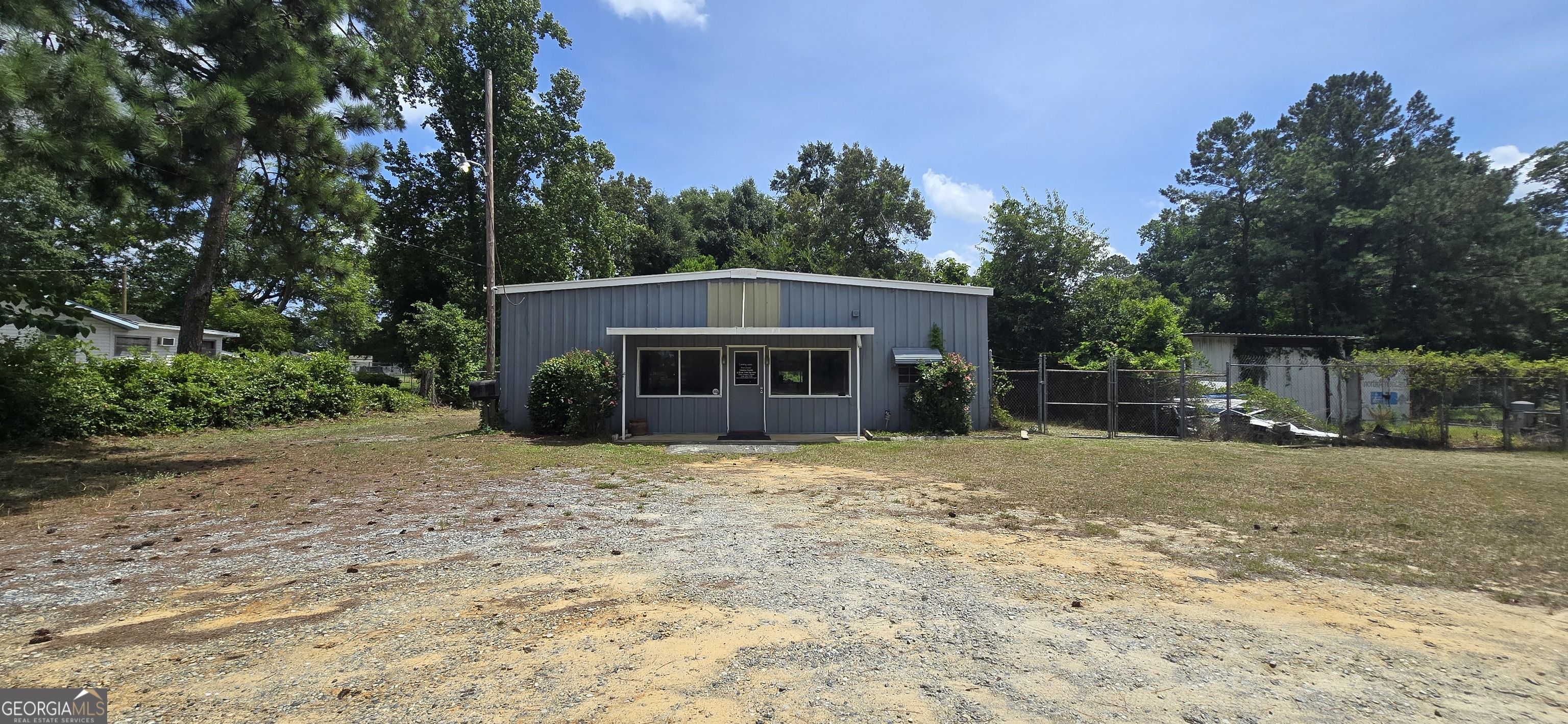 307 Saxon Street Property Photo 2