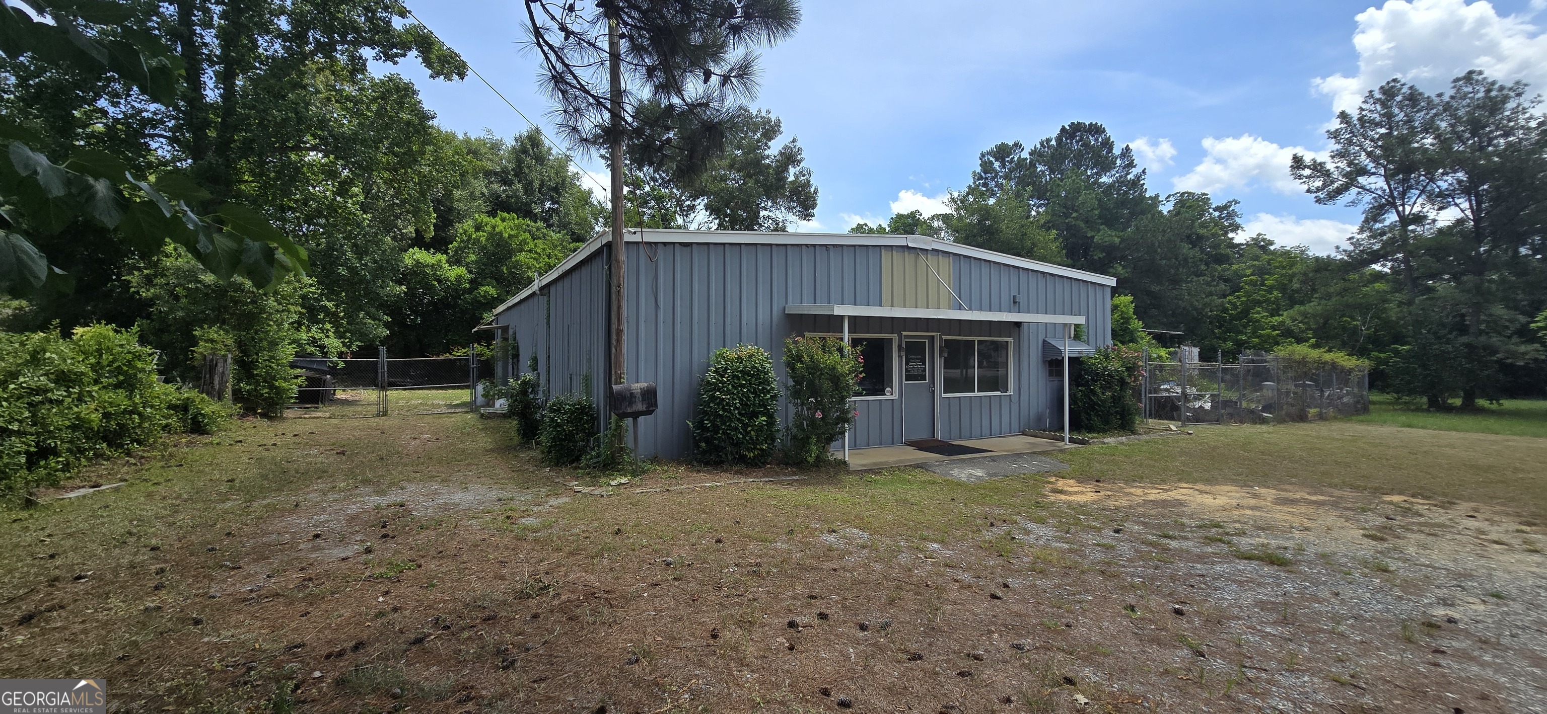 307 Saxon Street Property Photo 3