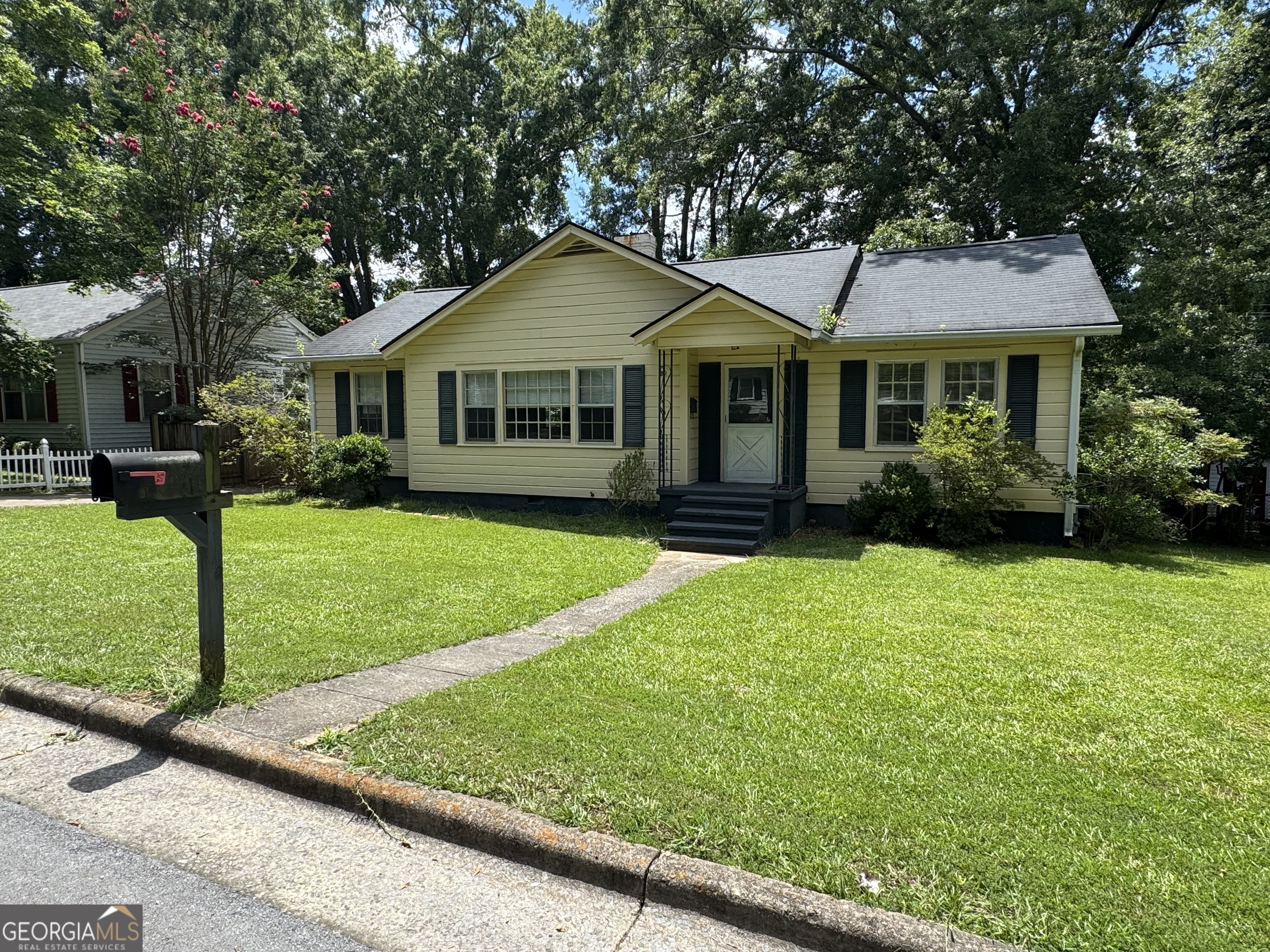 312 Roswell Avenue SE Property Photo 1
