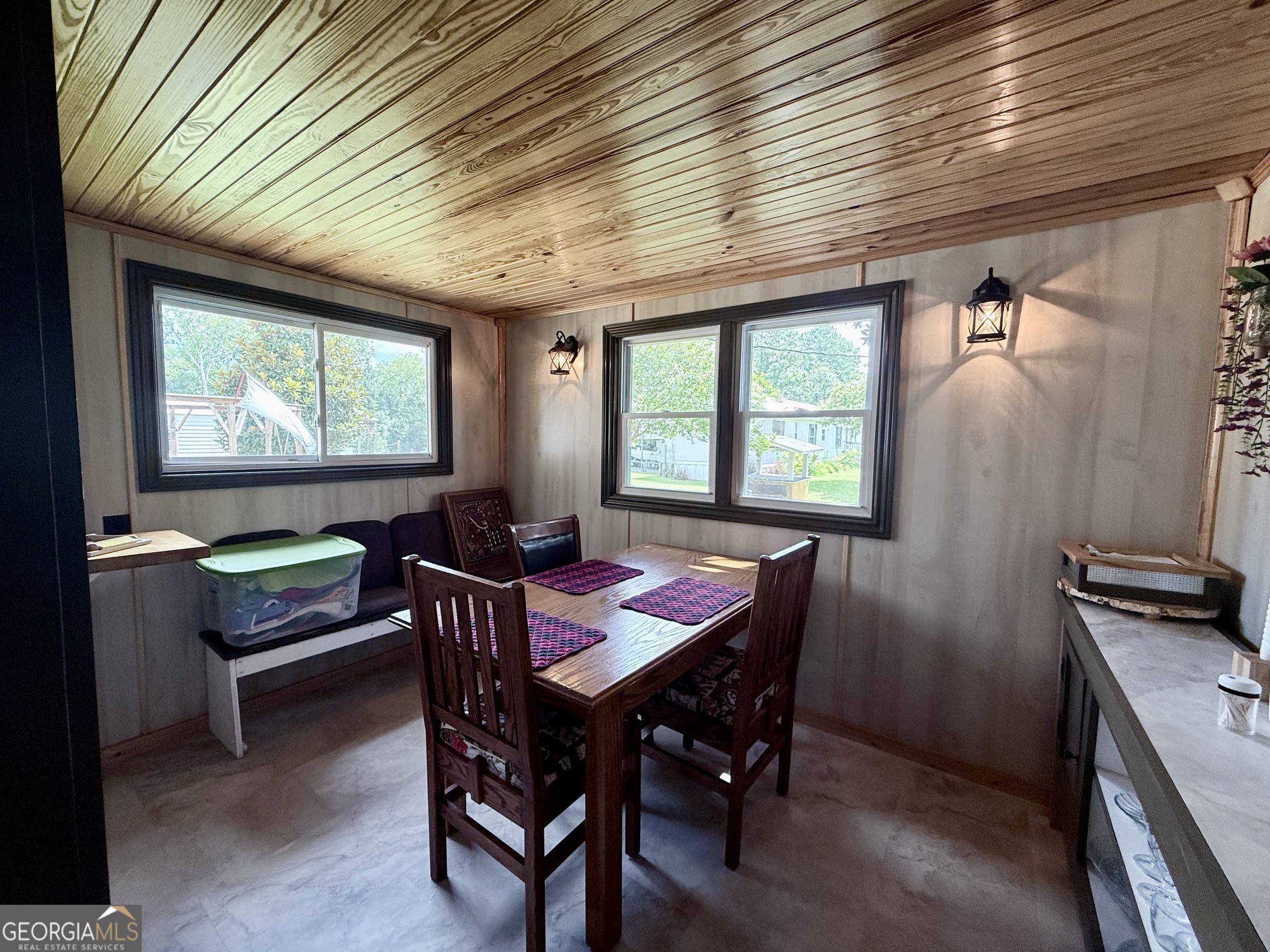 301 E Willow Lake Drive Property Photo 10