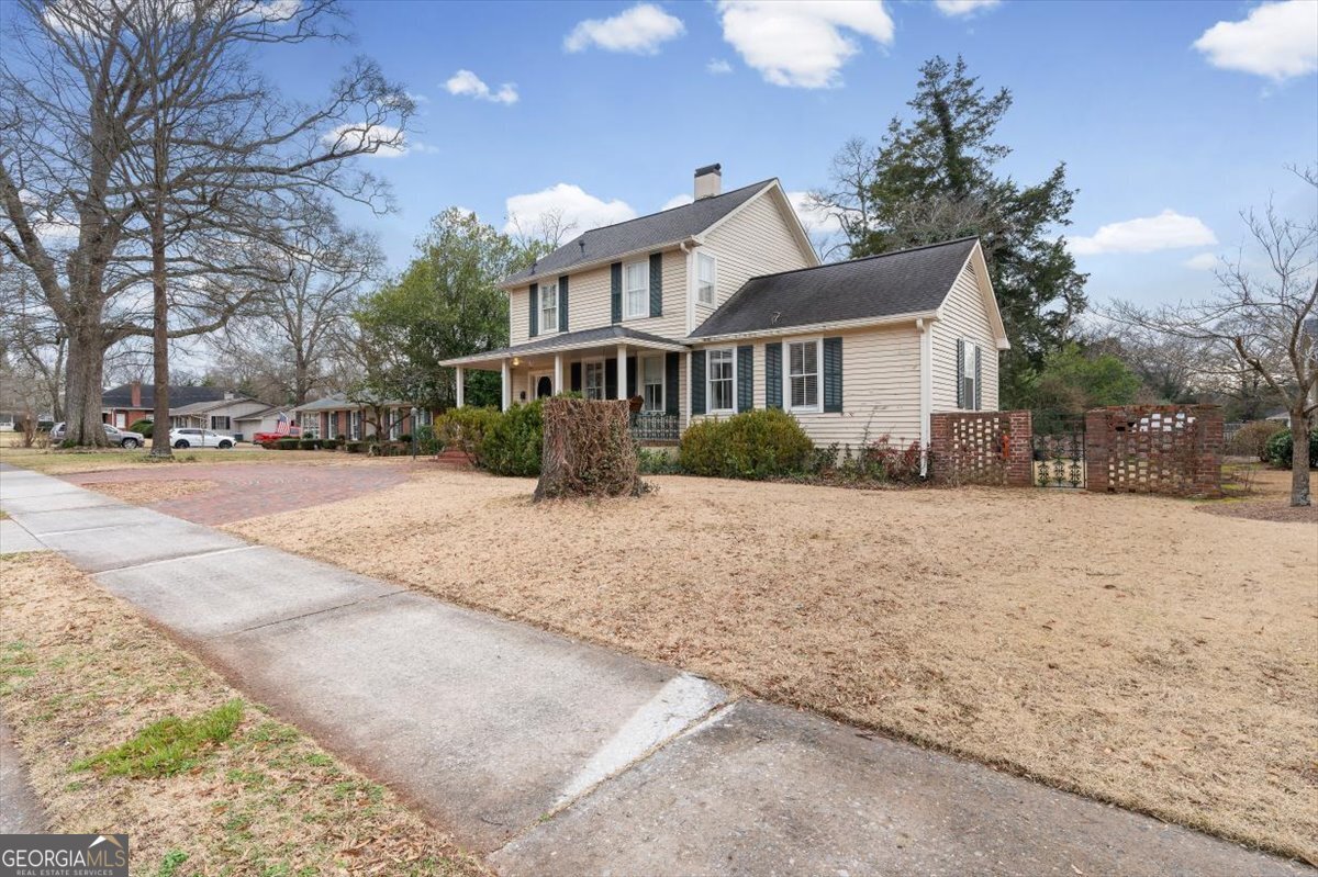 311 N College Street Property Photo 4