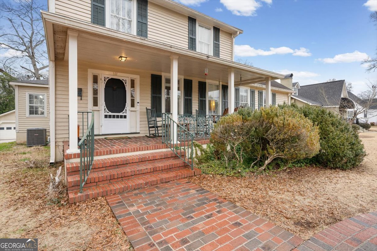 311 N College Street Property Photo 5