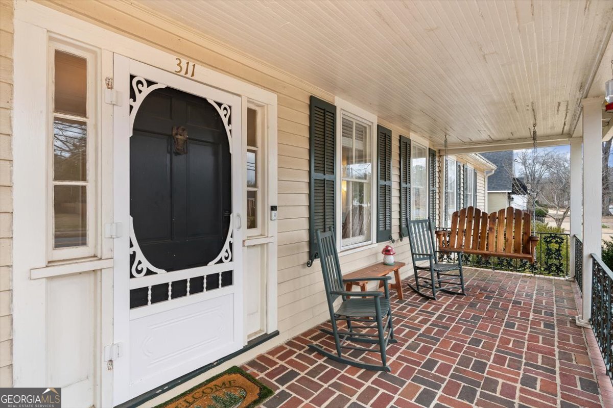 311 N College Street Property Photo 6