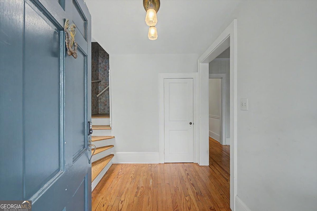 311 N College Street Property Photo 7