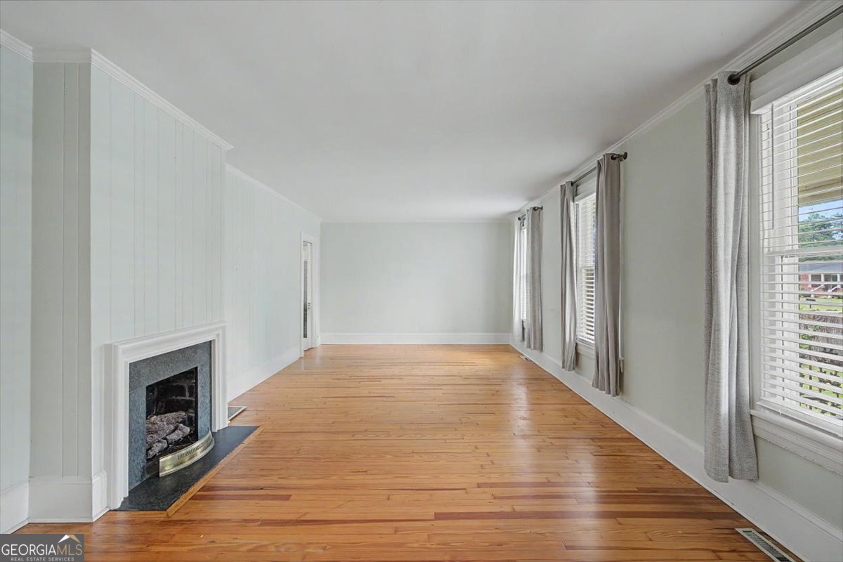 311 N College Street Property Photo 9