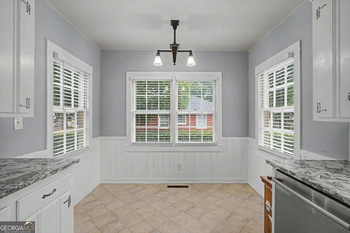 311 N College Street Property Photo 29