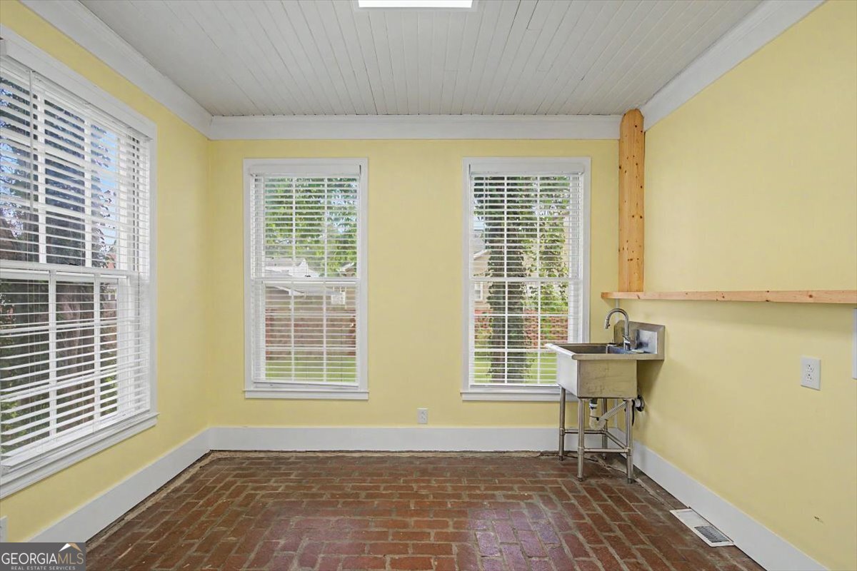 311 N College Street Property Photo 48