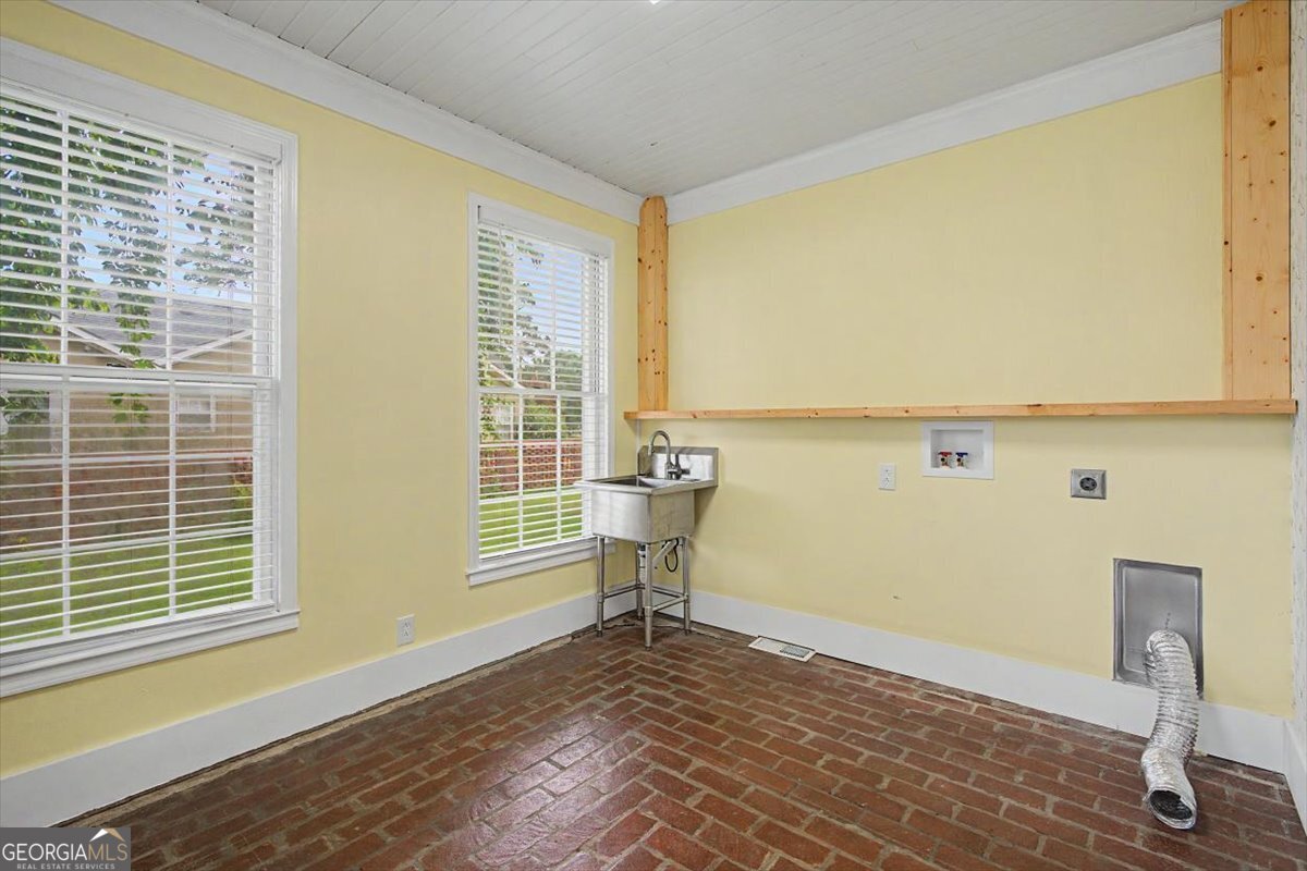 311 N College Street Property Photo 49